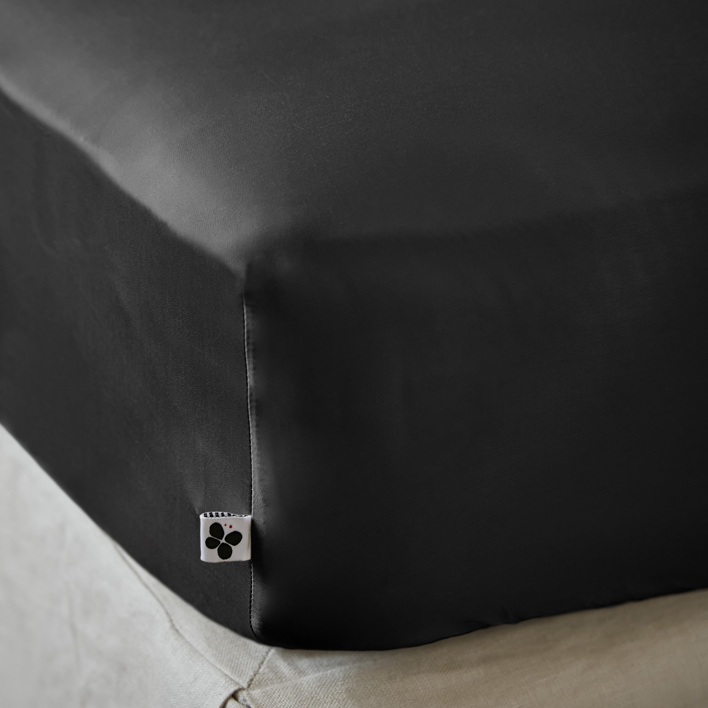 Drap housse 140 x 190 cm en satin de bambou – Salomé Truffe – Bonnet 30 cm - 2