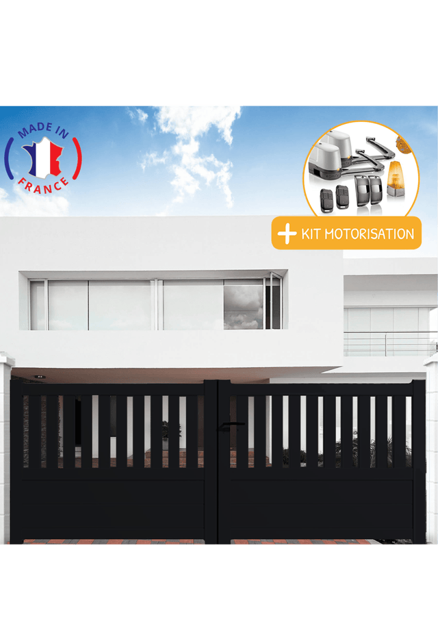 Portail aluminium coulissant semi-ajouré en kit + Motorisation dimensions L.3000 (entre piliers) X H.1300 mm Couleurs Noir (RAL 9005)