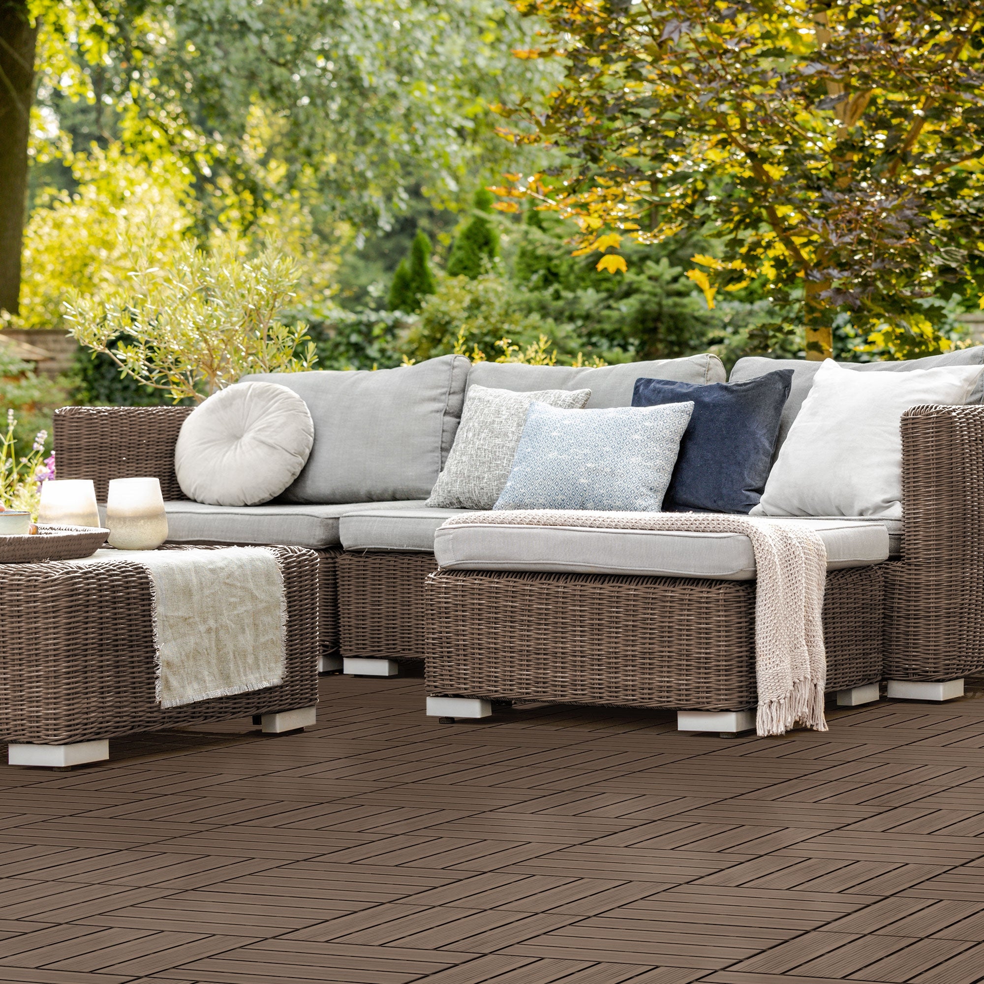 ECD Germany WPC Decking Tiles 30x30 cm 33er Spar Set für 3m² Ciemnobrazowy wyglad drewna do ogrodowych podlóg balkonowych z drenazem, system click