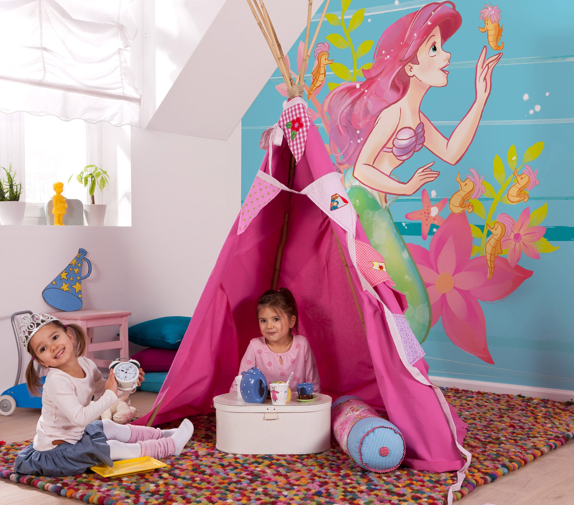 Fototapeta Ariel mali przyjaciele niebieskim,różowymIzielonym - 250 x 250 cm - DISNEY
