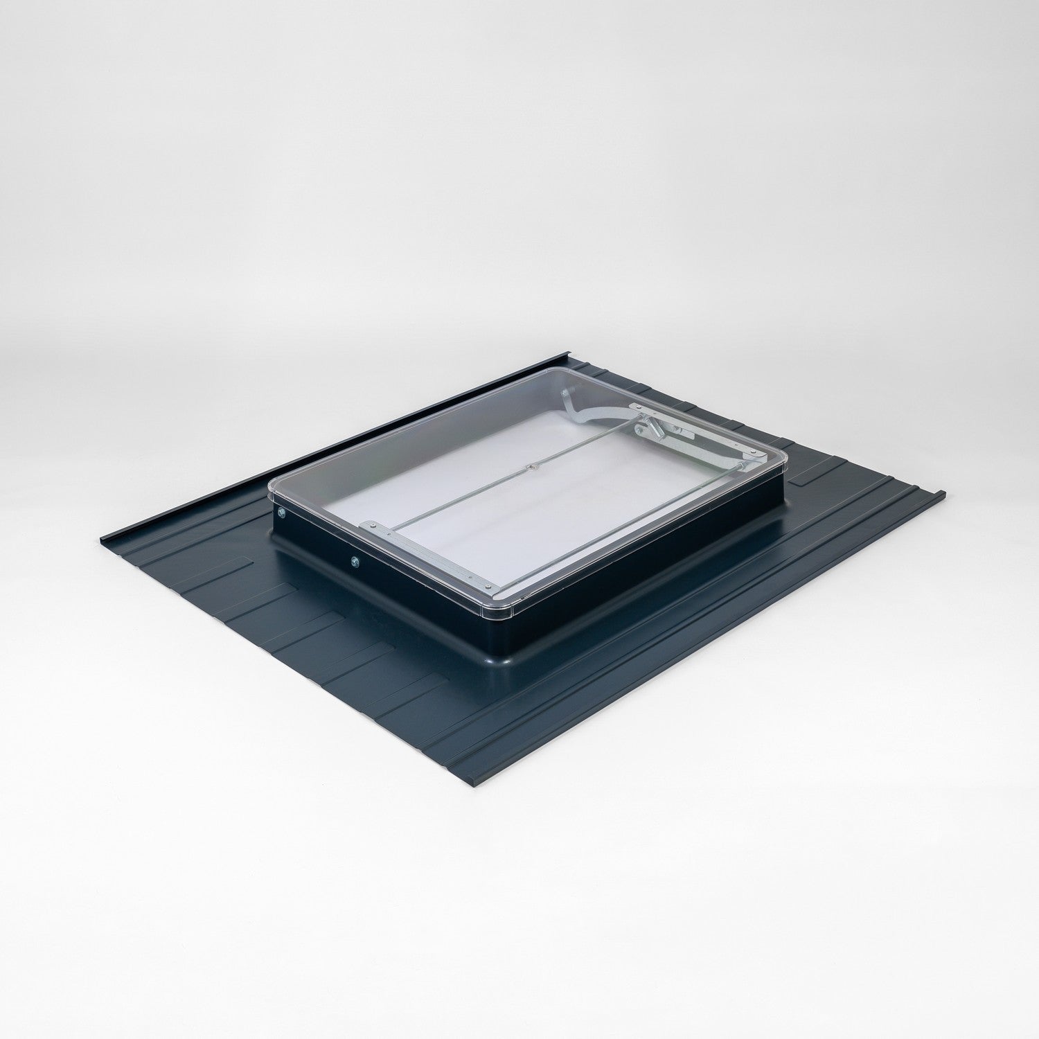 Fenêtre d'accès toiture pour combles non aménagés 66 x 53 cm – Vitre ...