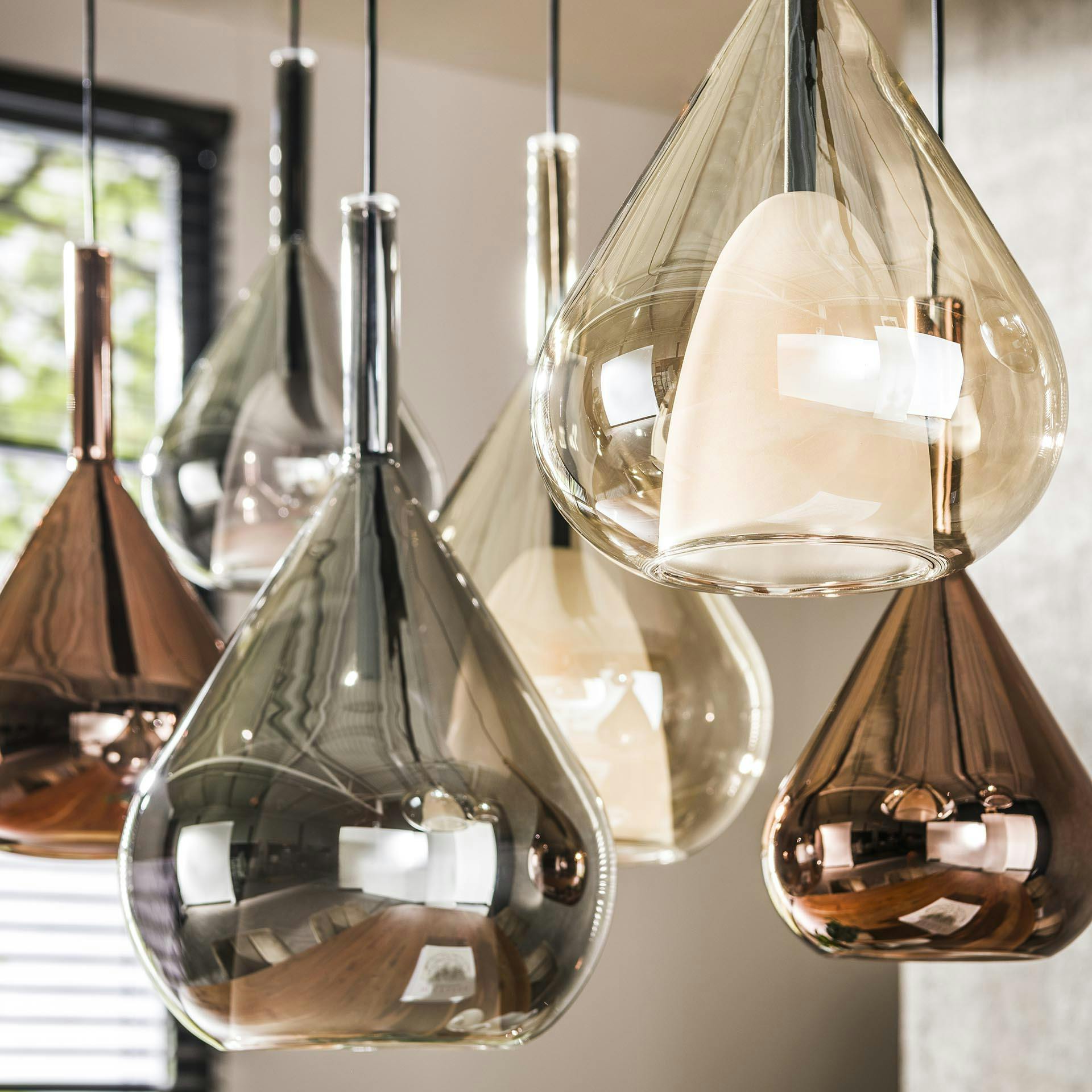 Suspension en verres assortis forme goutte 7 abat-jour NIAGARA - 4