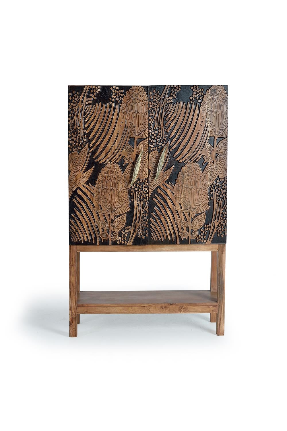 Armoire à bouteilles en bois d'acacia sculptée a main
