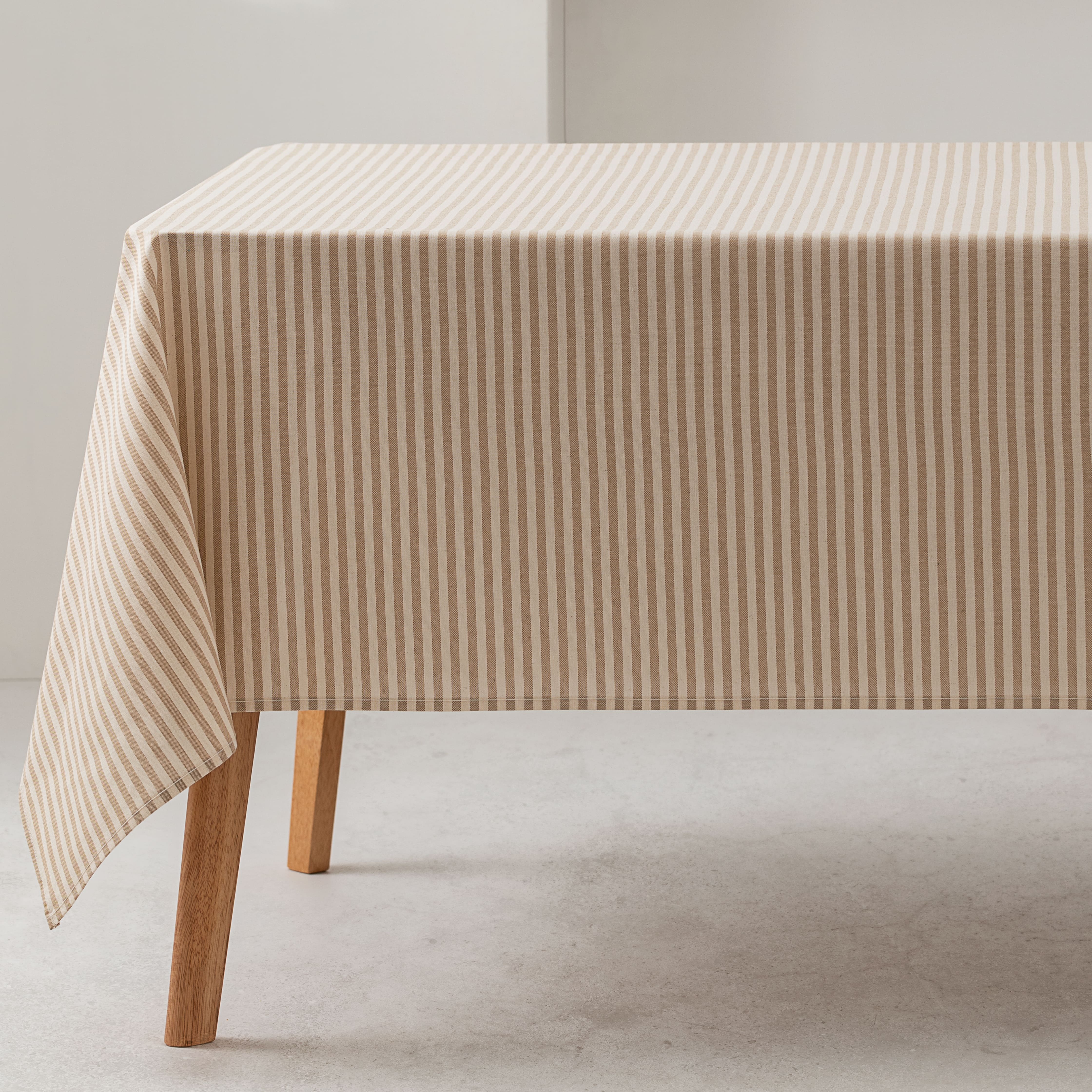 Mantel antimanchas cuadrado rayas finas beige impermeable tacto tela 100% algodón interior y exterior 140x140 cm