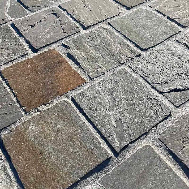 Pavés Grès Kandla Gris - clivé - PIERRE ET PARQUET - 14 x 20 x ép. +/- 2 cm - 2