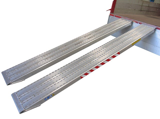 Rampe de chargement 3500mm - Haut. à franchir de 1050mm - charge max par paire 7315kg pour empattement 1000mm - Vendue à l'unité - M105F/520/3500