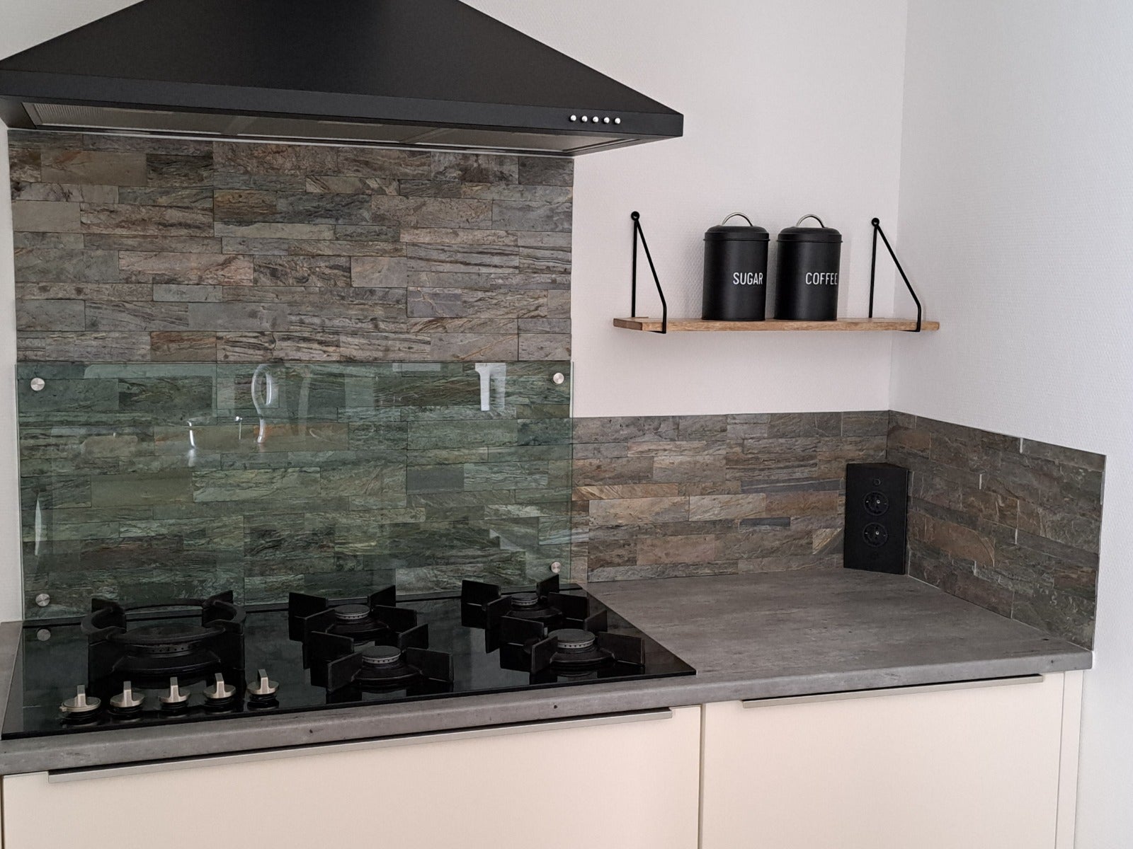 Revestimiento de Pared Tira Autoadhesiva de Piedra Natural Forestal – 60x15 cm, Grosor 0,2/0,4 cm - 5