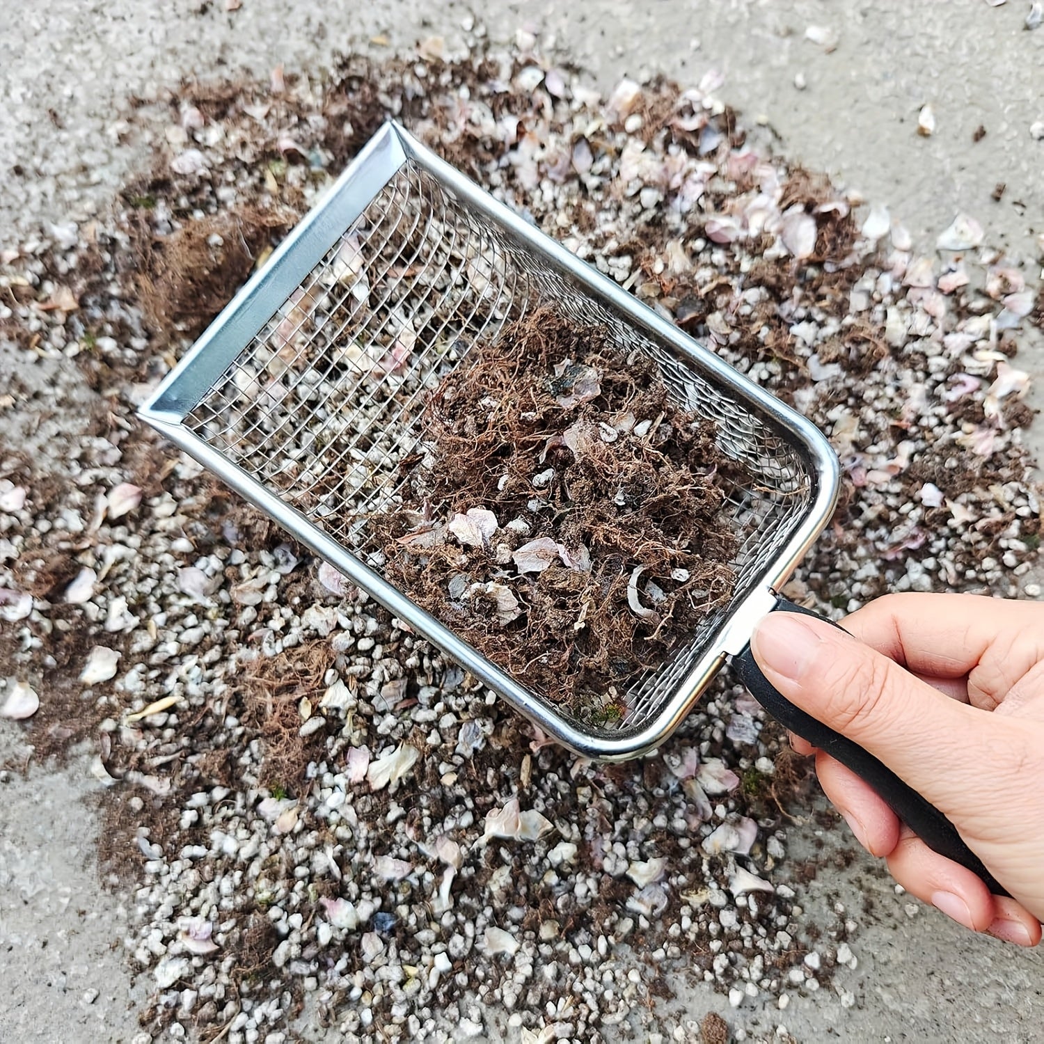 Lot de 2 tamis de jardin en métal, mailles de 3,8 mm et 5 mm, pour sable, roches, terre, feuilles et sciure - Tamis de jardinage en métal durable - 2