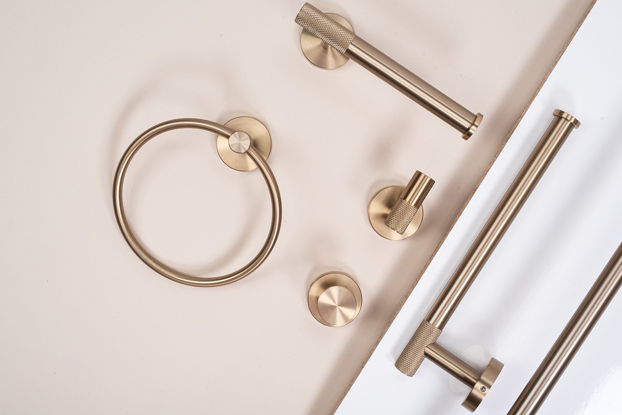 Wieszak łazienkowy jednoramienny 6610a Modern Złoty Szczotkowany - 7