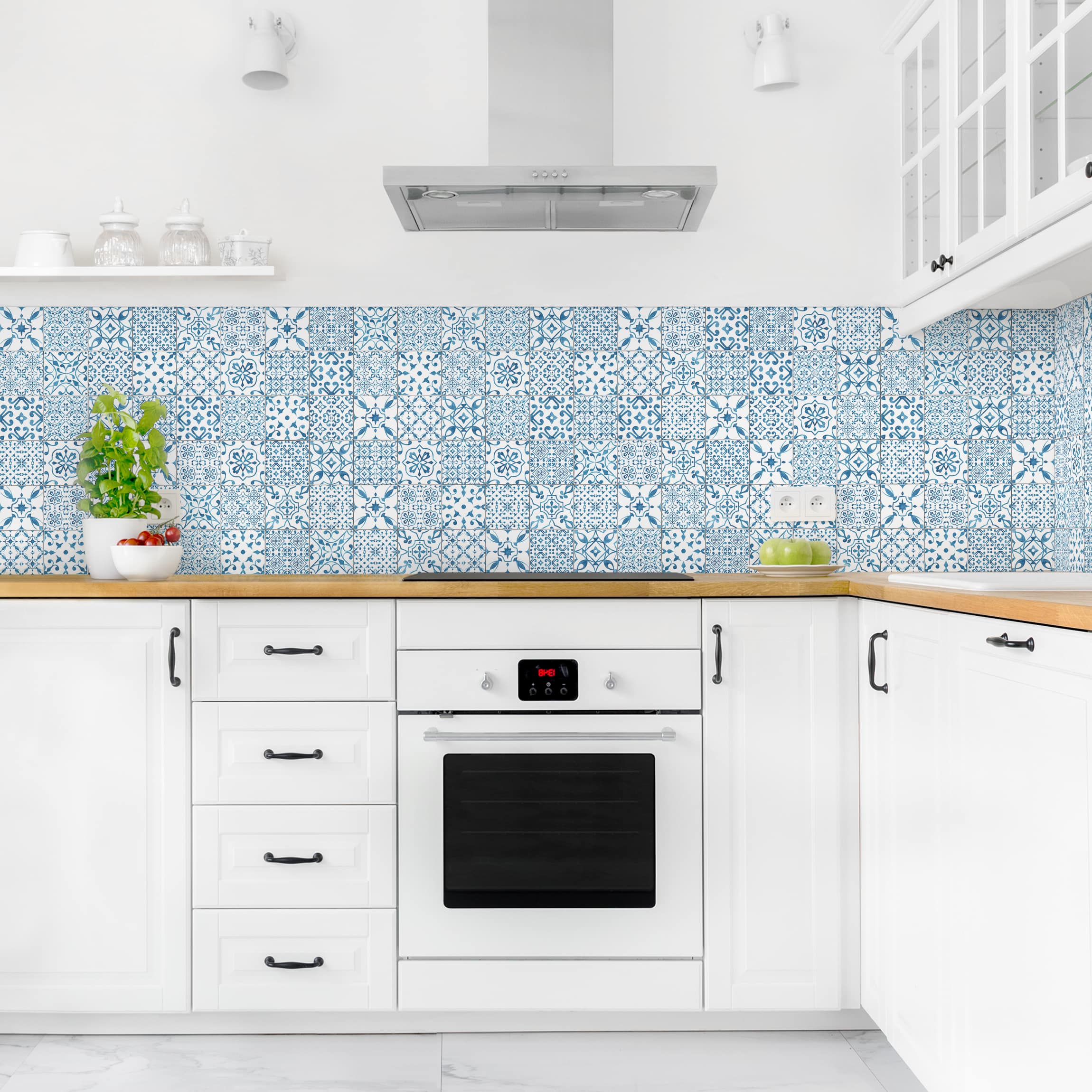 Crédence cuisine moderne crédence adhésive imperméable et résistant à l'huile autocollante sur mur et carrelage bleus blancs 200 x 50 cm - 2