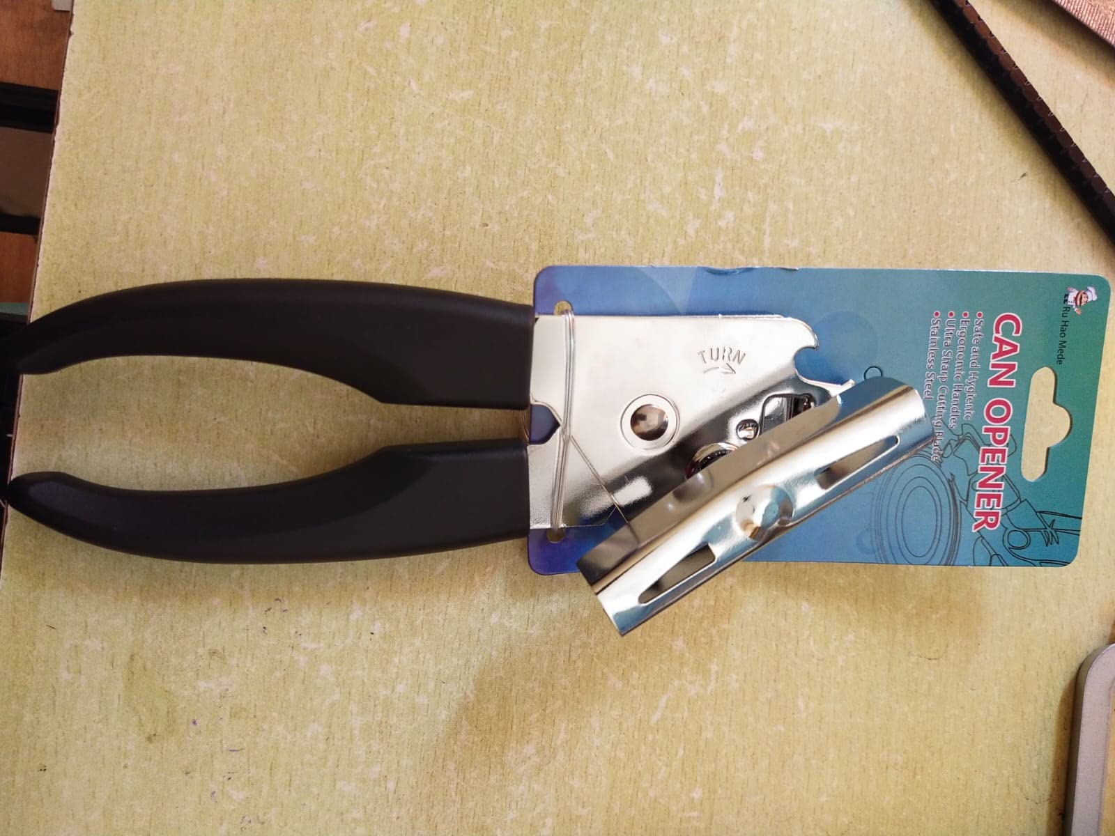 KitchenCraft Apriscatole multifunzione con tappo per bottiglia incorporato, 18 cm (7,1