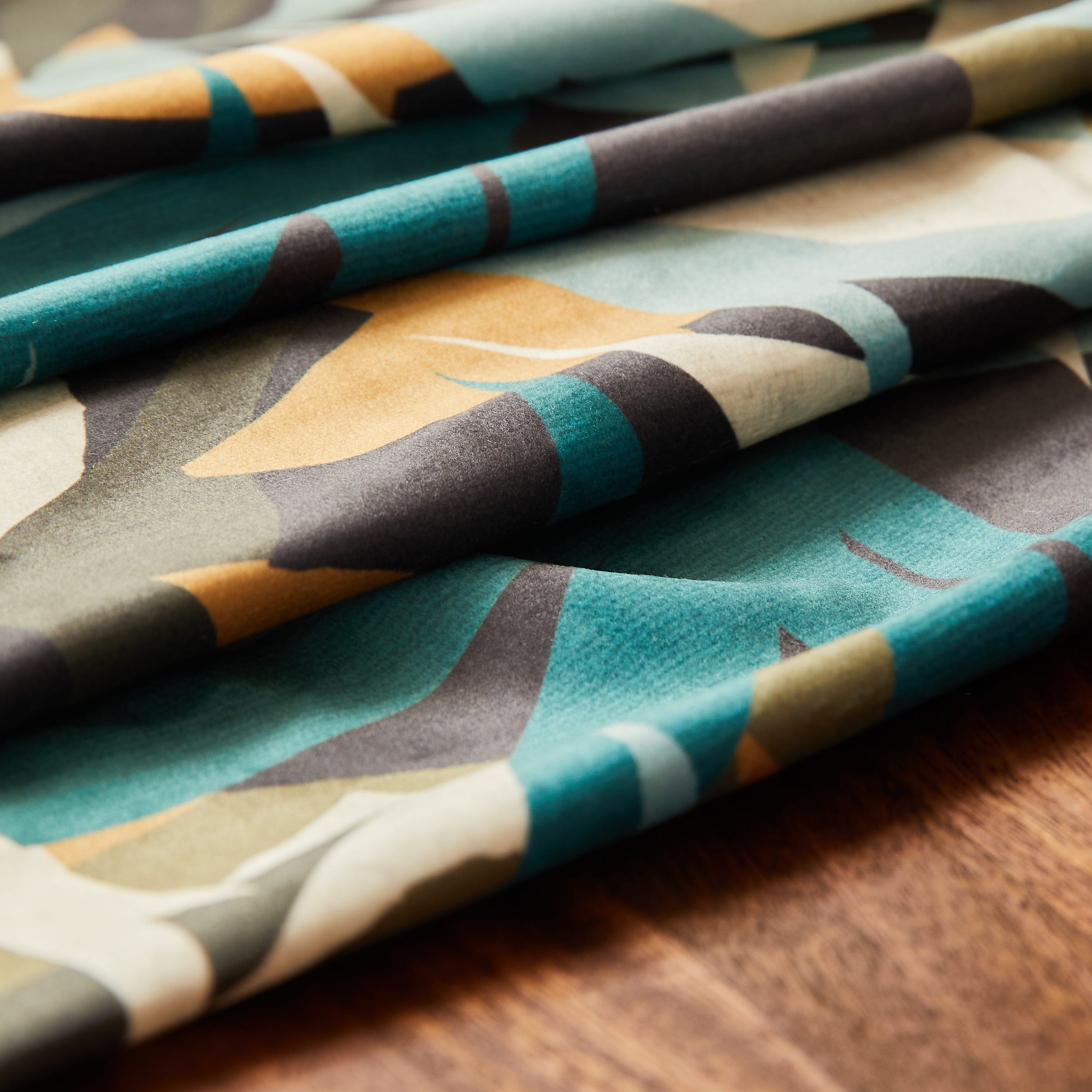 Zasłona zaciemniająca NAVIA - szer. 200 x wys. 280 cm - poliester - wzór liści w kolorze szarym, niebieskim i pomarańczowym - 6