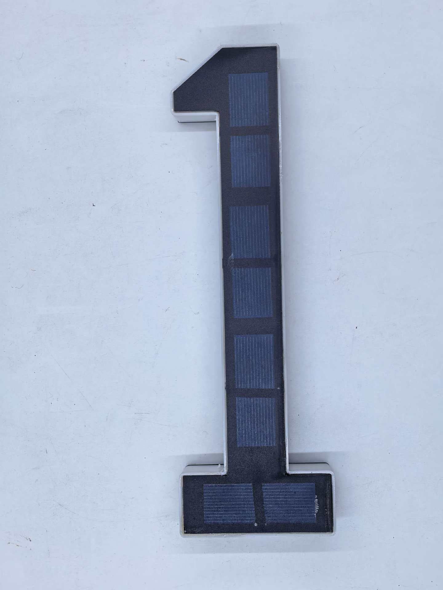 Numero civico nero illuminato (1 - Nero, 23 cm) Numero civico esterno illuminato a energia solare per esterni impermeabili, numero civico, targa con n - 4