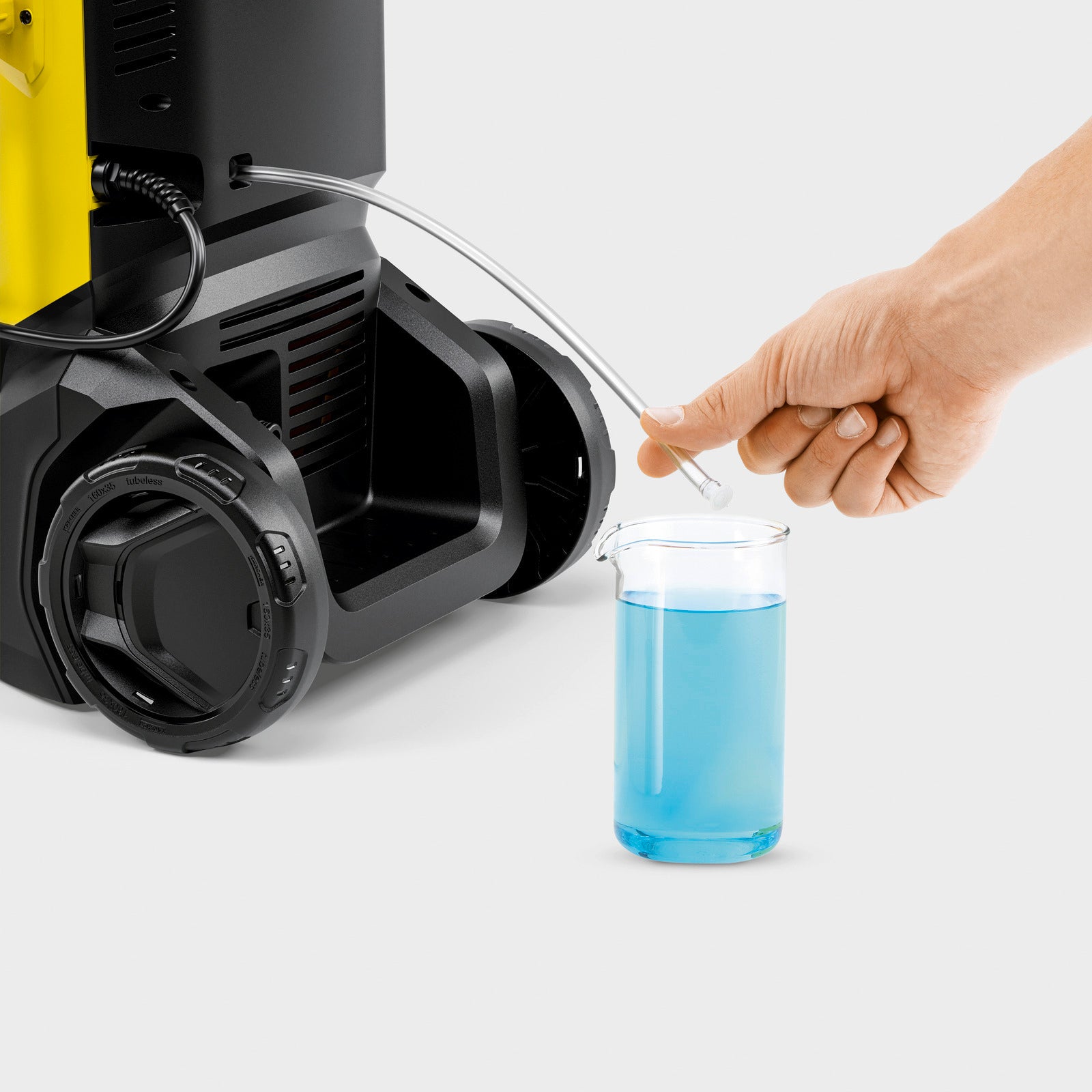 Nettoyeur haute pression Karcher K 4 FJ Home - 130 bars - 420 L/h - canon à mousse, brosse terrasse, détergent pierre et detergent universel - 3