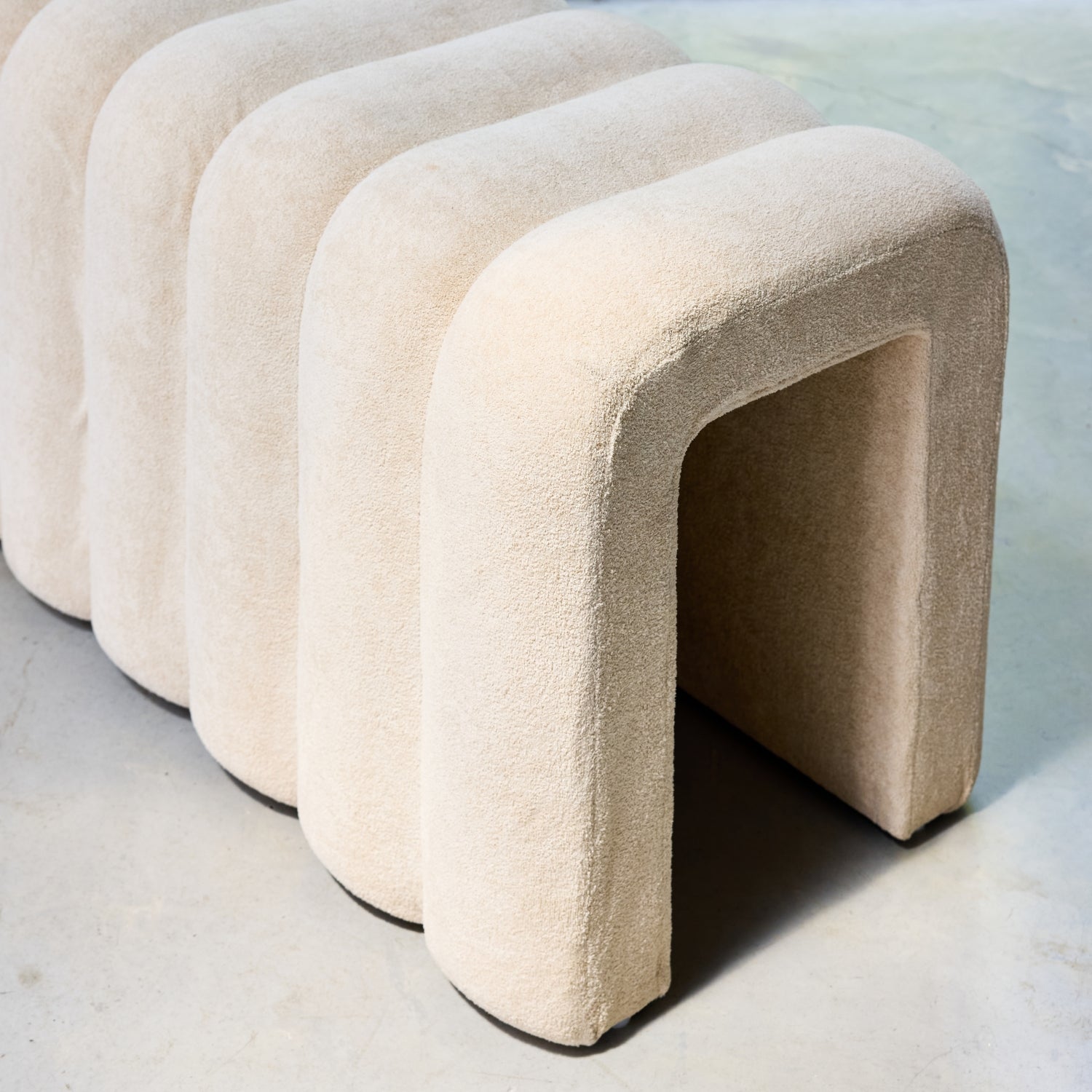 Banc. bout de lit beige contemporain en tissu ITO - 5