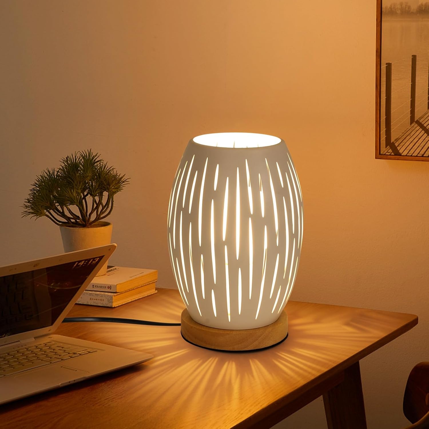 GOECO Lampe de Chevet E27, Lampe de Table avec Socle en Bois et Abat-jour en Métal Creux, Lampe de Bureau Décorative pour Chambre, Blanc - 6