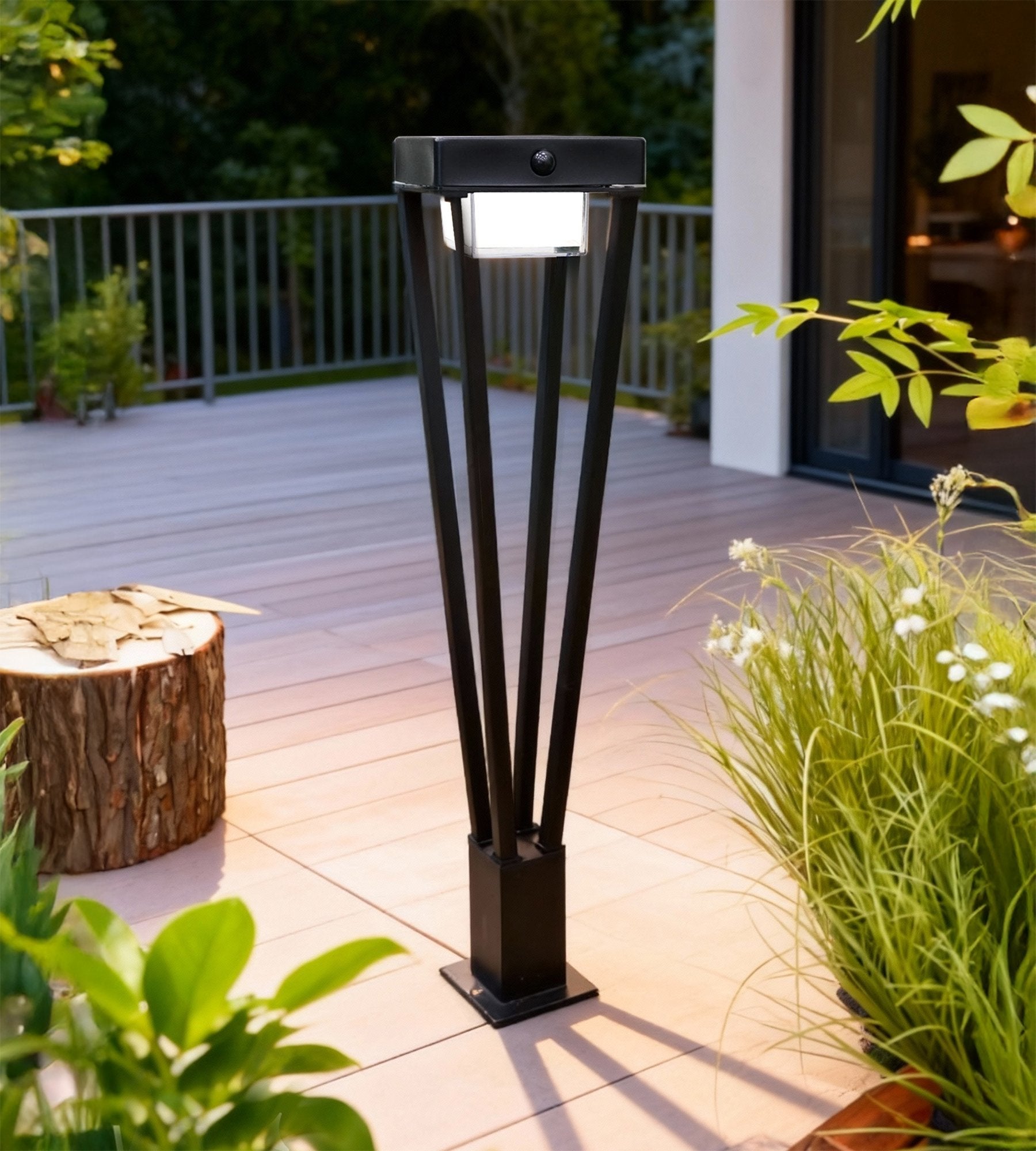 Borne Led solaire LUXOR noire - Détecteur de mouvements - 3 modes d'éclairages 75 à 600 lumens - 2