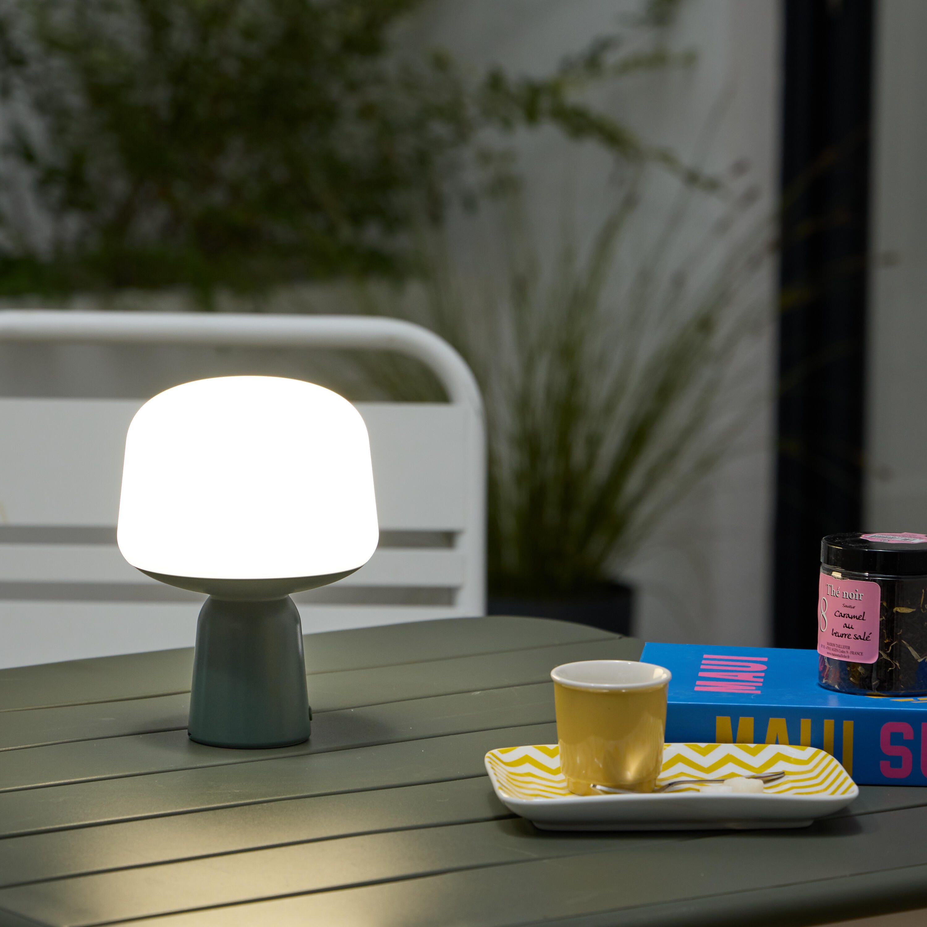 Zewnętrzna lampa stołowa ładowana przez USB, 500 lumenów, khaki zielona Luno INSPIRE