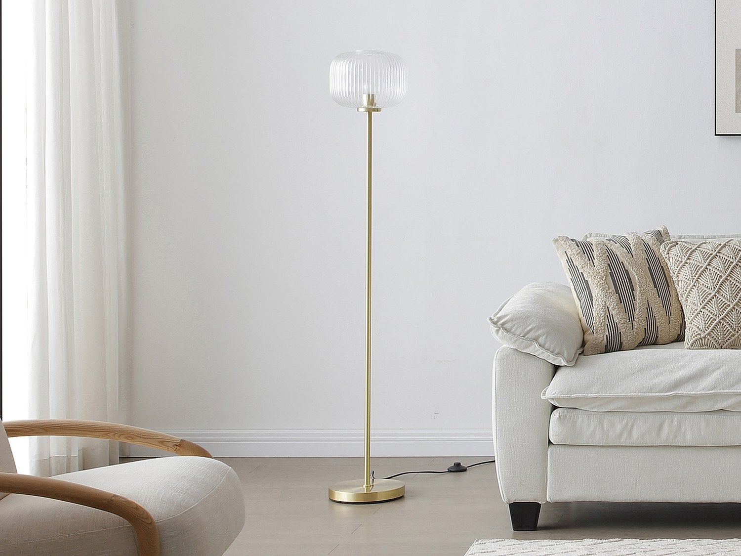 Lampa stojąca ze szczotkowanego mosiądzu i teksturowanego szkła - śr. 25 x wys. 150 cm - Złota - LOUXOR