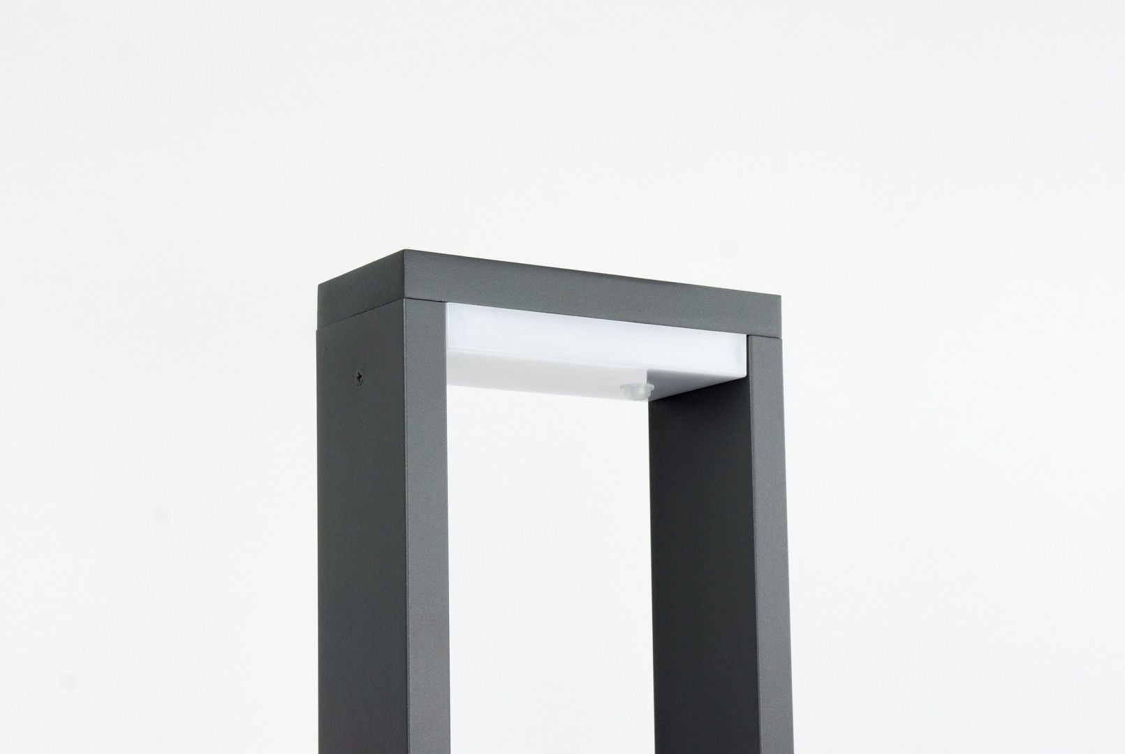 Lampa ogrodowa stojąca Form ciemnoszara LED 7W 3000K / 4000K / 6000K 700lm IP54 wym: 80 x 15 x 6 cm aluminium SU-MA