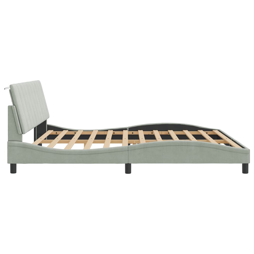 Cadre de lit sans matelas gris clair 200x200 cm velours - 6