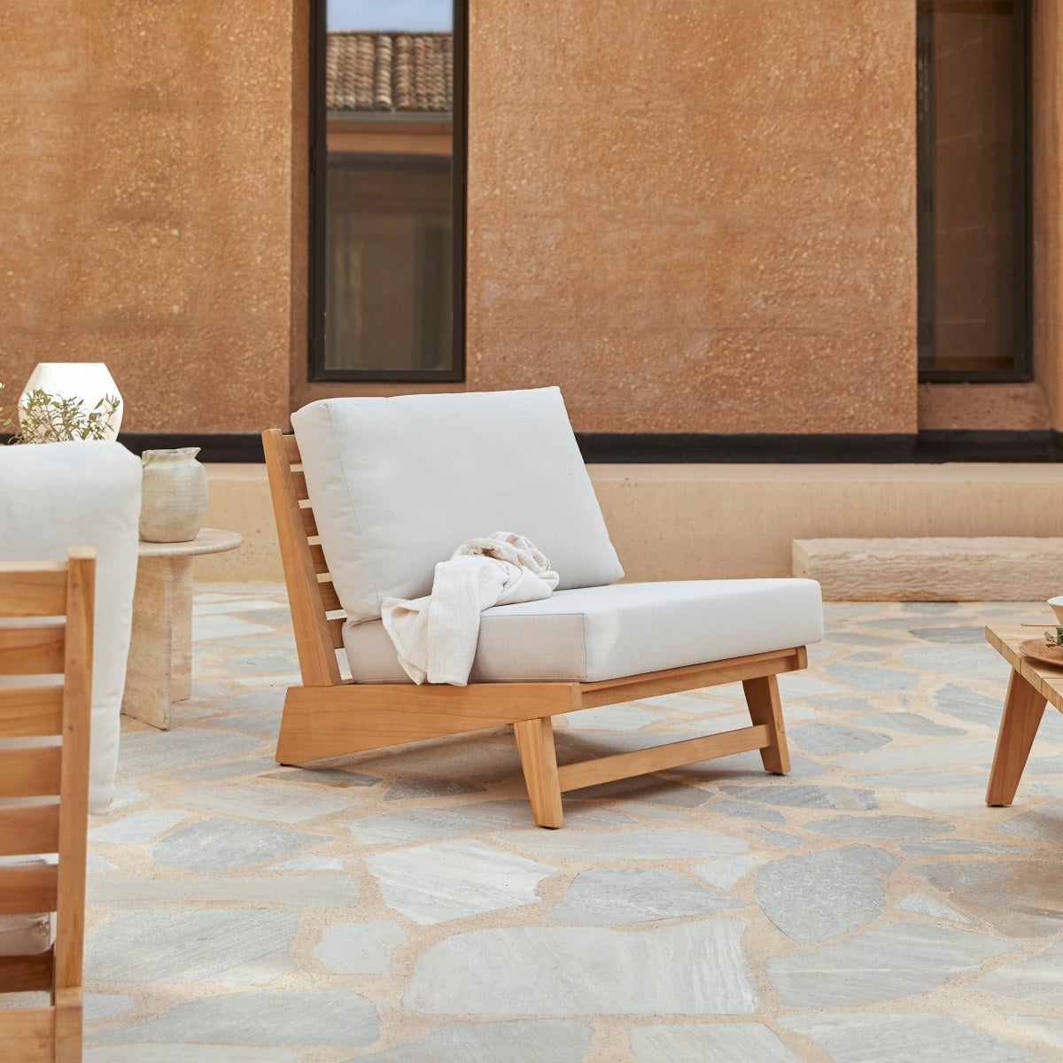 Tikamoon Poltrona da giardino in legno massello di teak Olia