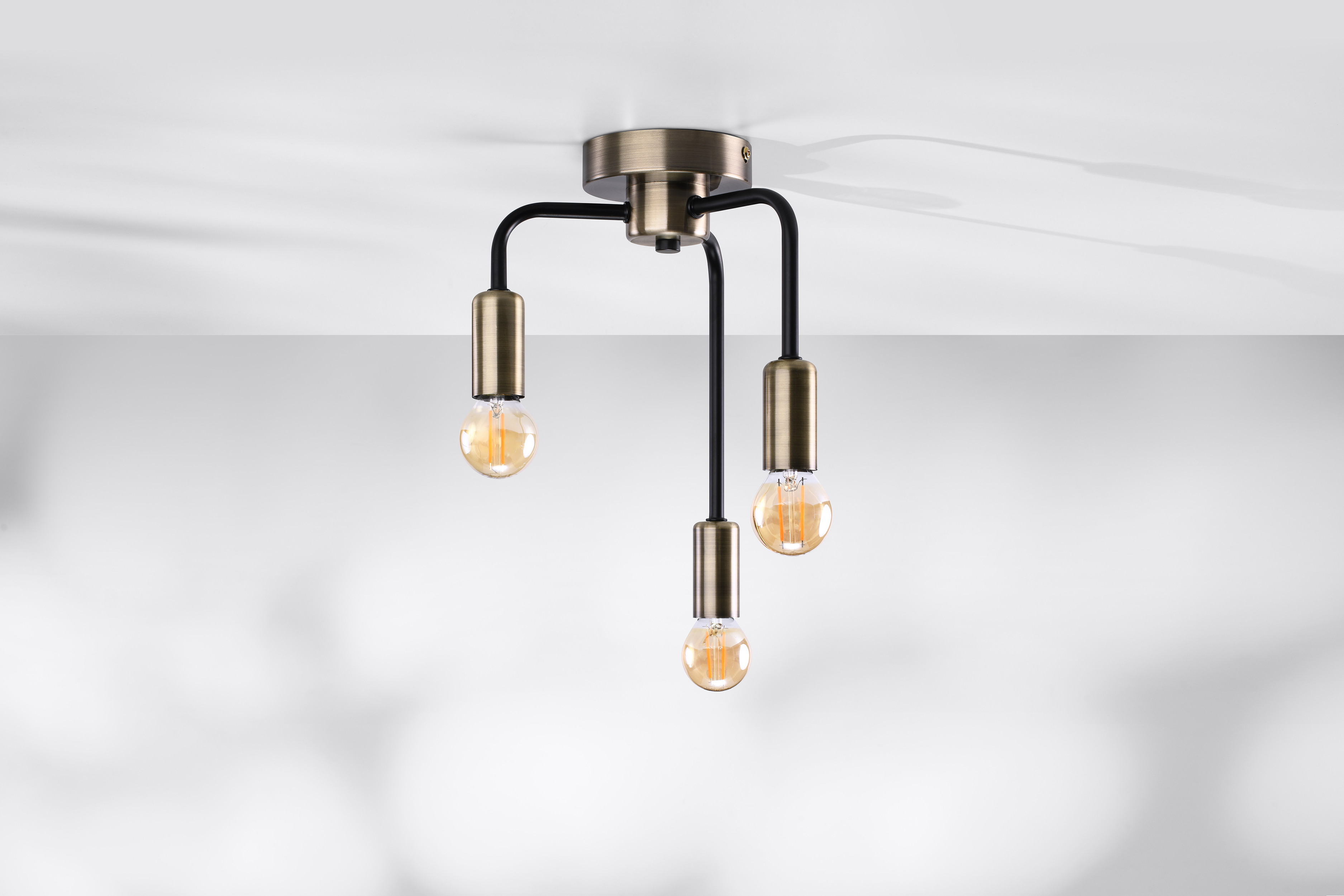 Lampa sufitowa ramiona różnej długości Saga mosiężno-złota 3xE14x40W metal wym:28x22x22cm IP20 Candellux - 2