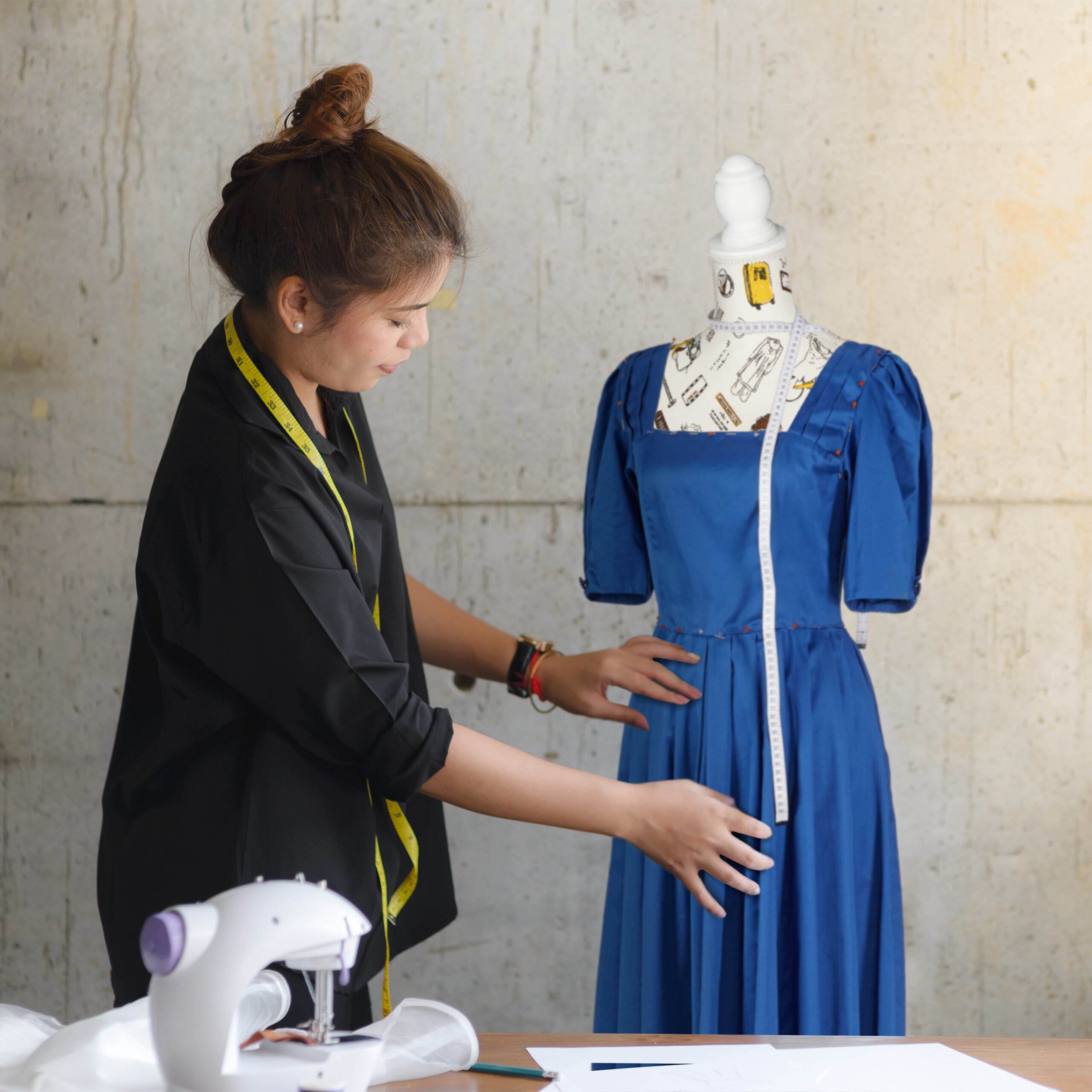 Mannequin de couture féminin, hauteur réglable jusqu'à 167 cm, taille 34-38, buste déco pour vitrine, crème, Relaxdays - 3