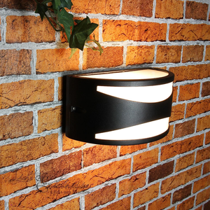 GOECO Applique Murale Extérieure étanche IP65 Lampe murale LED E27 Base Pour Entrée Couloir Cour Jardin Terrasse Balcon Noir (Ampoule non incluse)