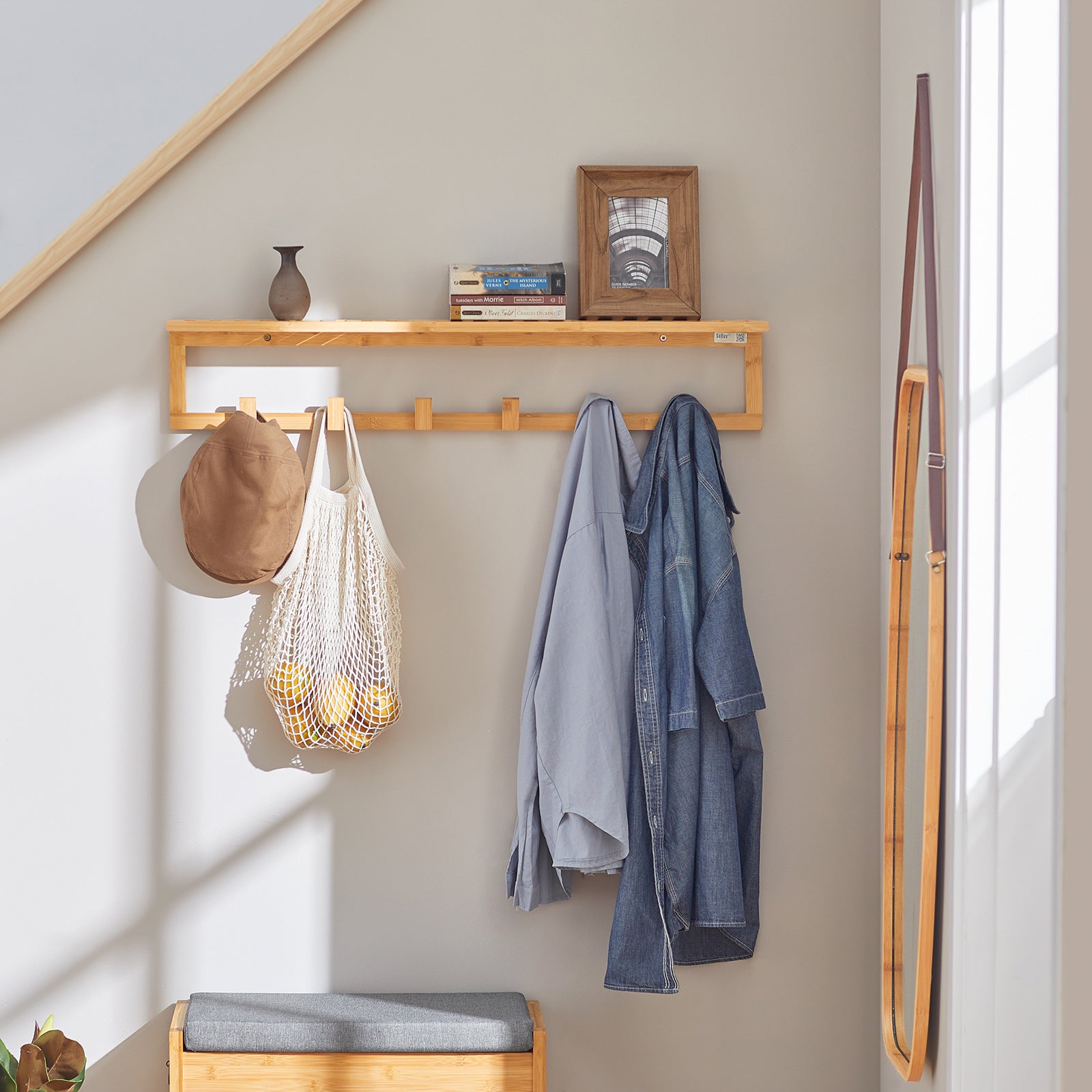 SoBuy FHK06-N Étagère Porte-Serviette, Porte-Manteau Mural en Bambou,avec Étagère et 6 Crochets Naturel - 8