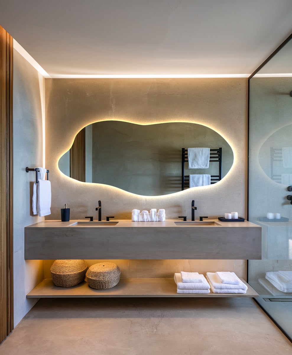 Grand miroir LED organique 45x100 cm - éclairage chaud, design contemporain pour salon ou chambre - 6