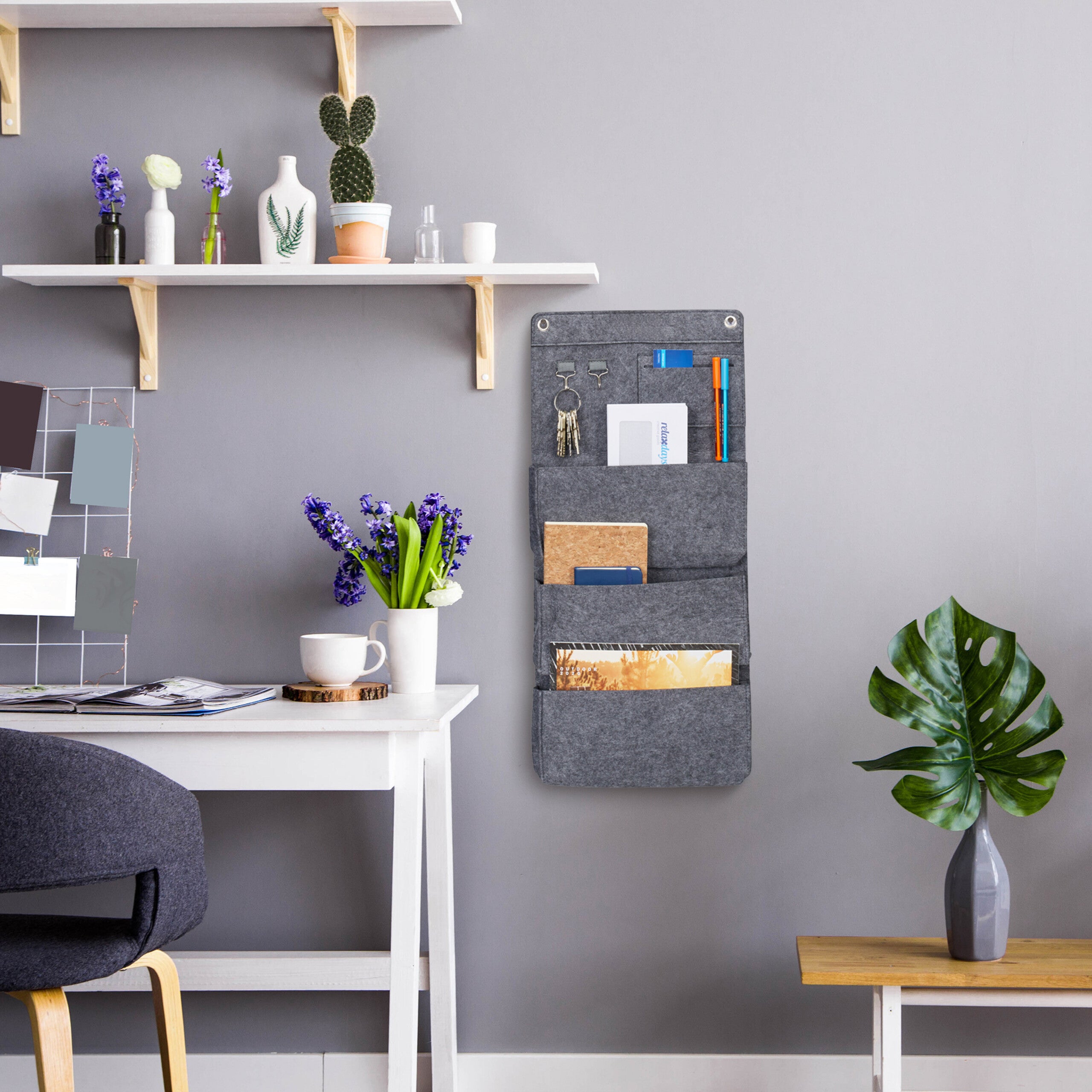 Organisateur suspendu, lot de 2, 4 compartiments, 2 crochets, 65 x 30 x 5 cm, en feutre gris, pour salle de bains, entrée et bureau, Relaxdays - 2