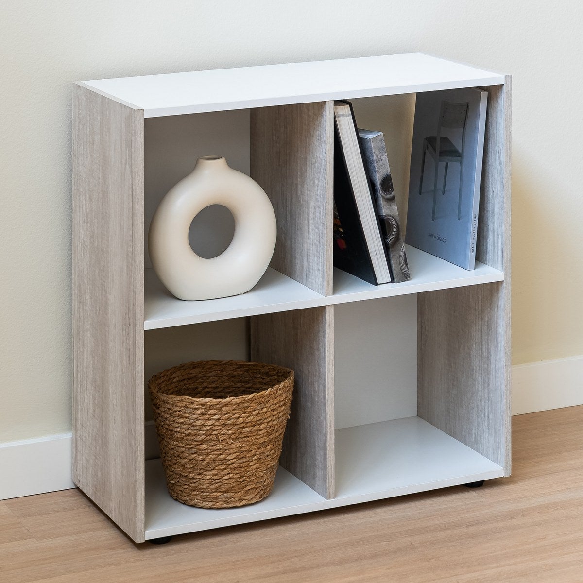 Estantería Cubo con 4 huecos de laminado blanco y roble claro de 62x60x30cm CasaSelección - 2