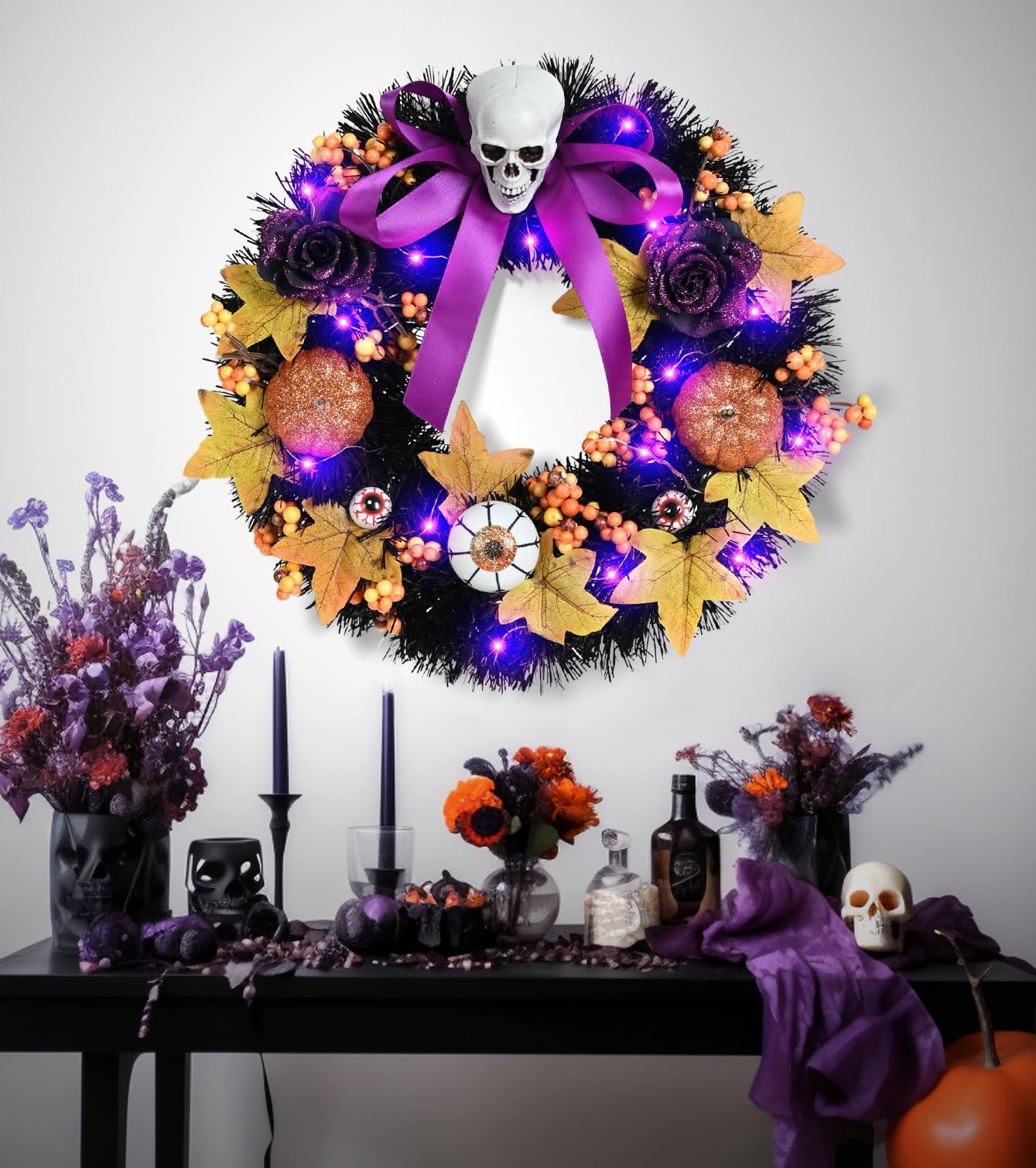 Wisząca ozdoba na Halloween w kształcie wieńca z czaszki z gałkami ocznymi i liśćmi klonu odpowiednia na imprezy wewnątrz i zewnątrz drzwi wejściowe