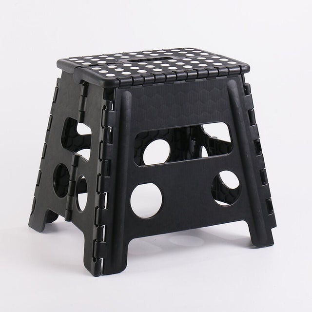 Chaises hautes - Tabouret en plastique noir avec repose-pieds