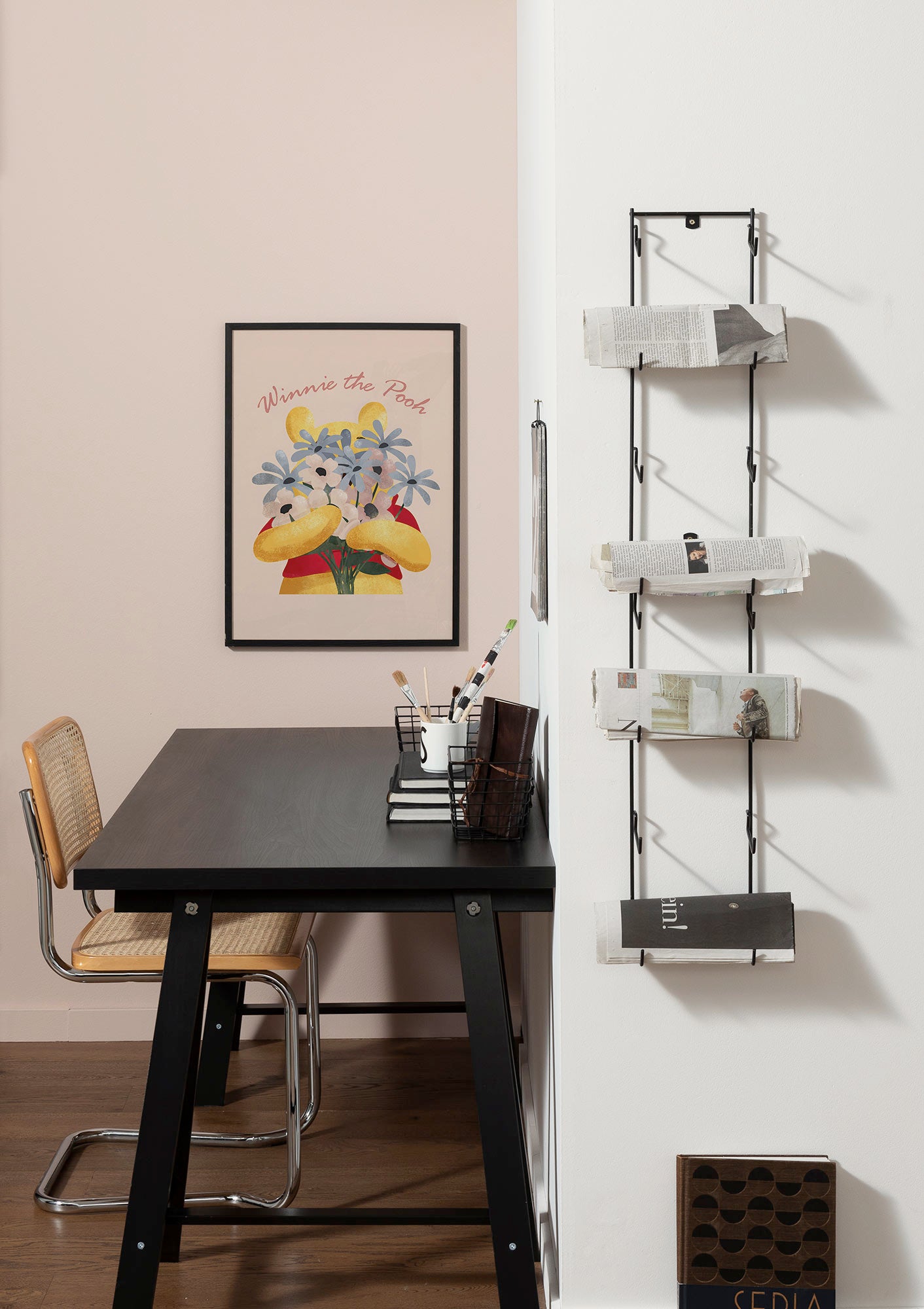 Cartel artístico de komar - disney winnie the pooh into the blooms - talla: 50 x 70 cm