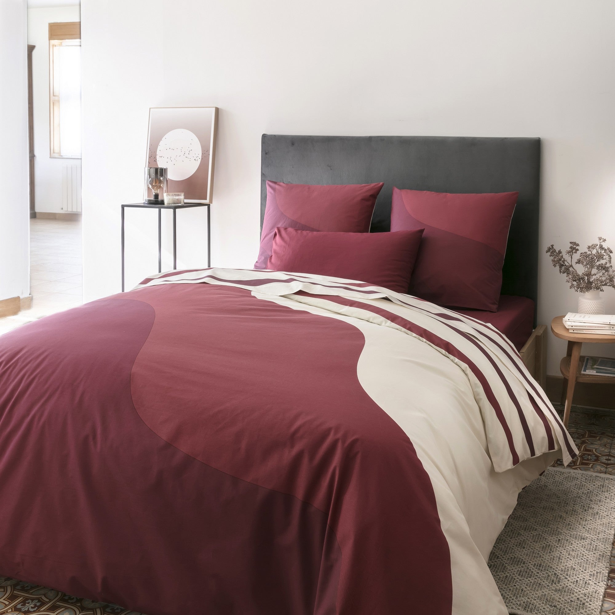 Housse De Couette 3 Pièces Home Linge Passion 220x240 Cm - Coton 57 Fils, Frise Bordeaux