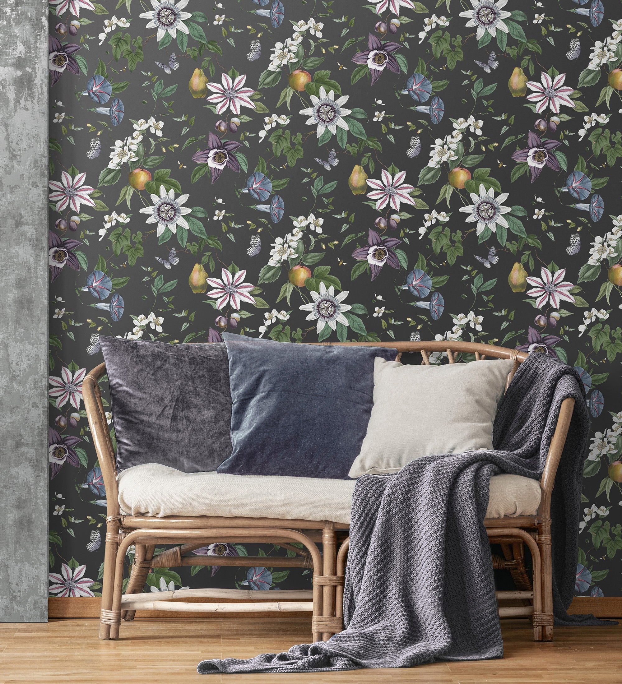 Papier peint de fleurs et de fruits sur fond de nacre noire - Amber Flowers 681967 de GAULAN - Rouleaux de 10 m x 0,52 m - 4