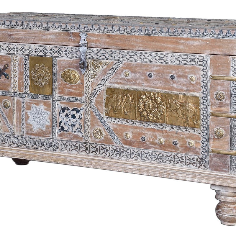 Stary biały pień z drewna mango