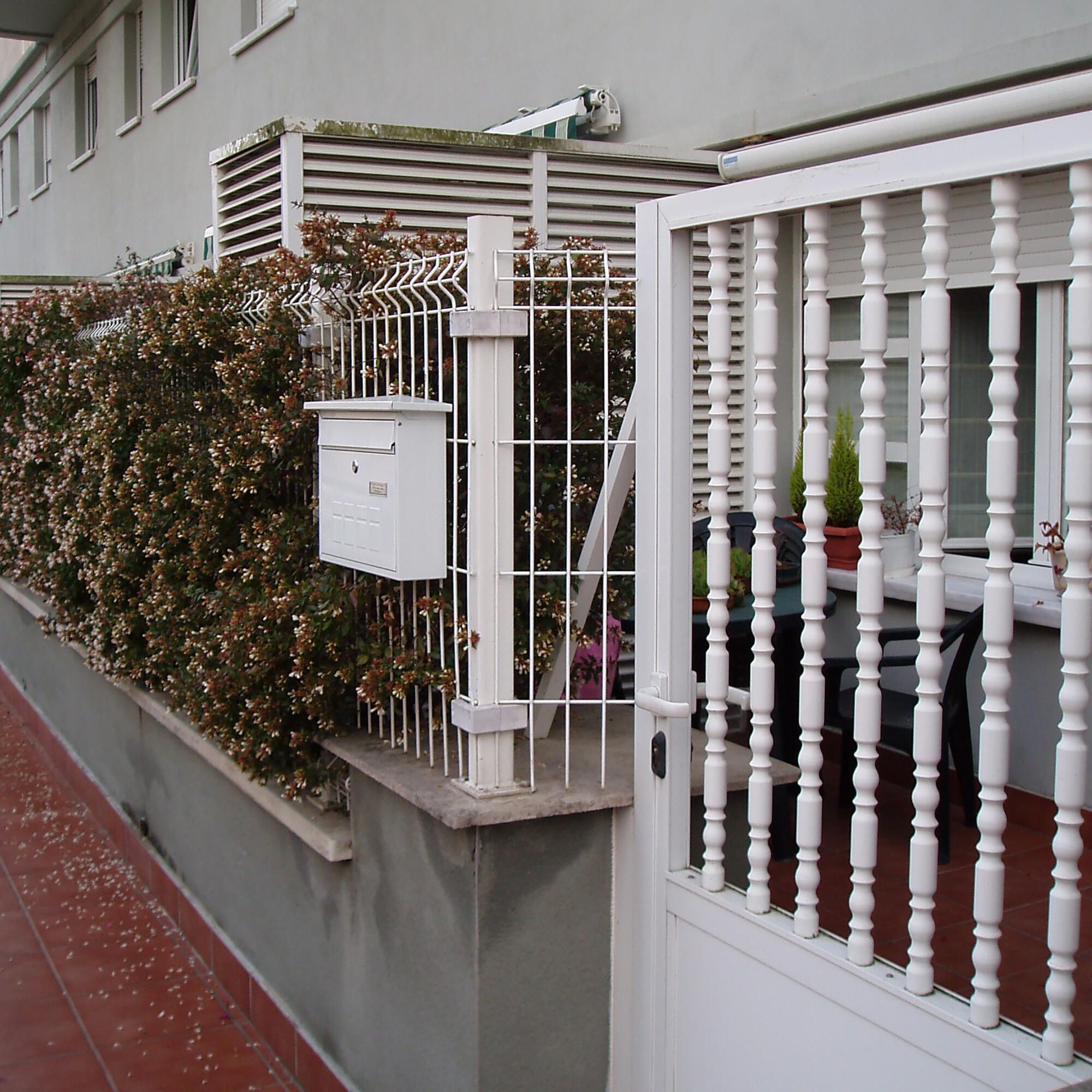 Boîte aux lettres en acier blanc de 27,5x41x10 cm - 4