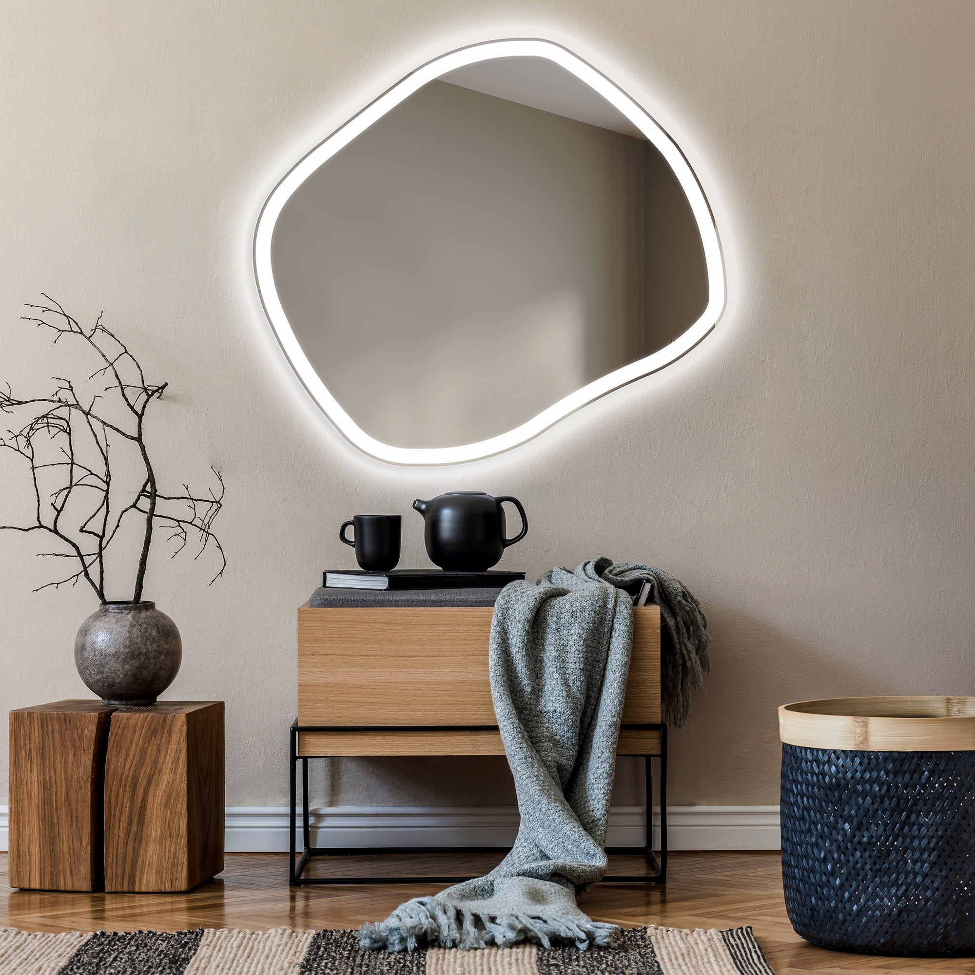 Asymetryczne Lustro z Oświetleniem LED Łazienka (84x74cm) Jasne Lustro z Oświetleniem | Chłodna Biel 7000K