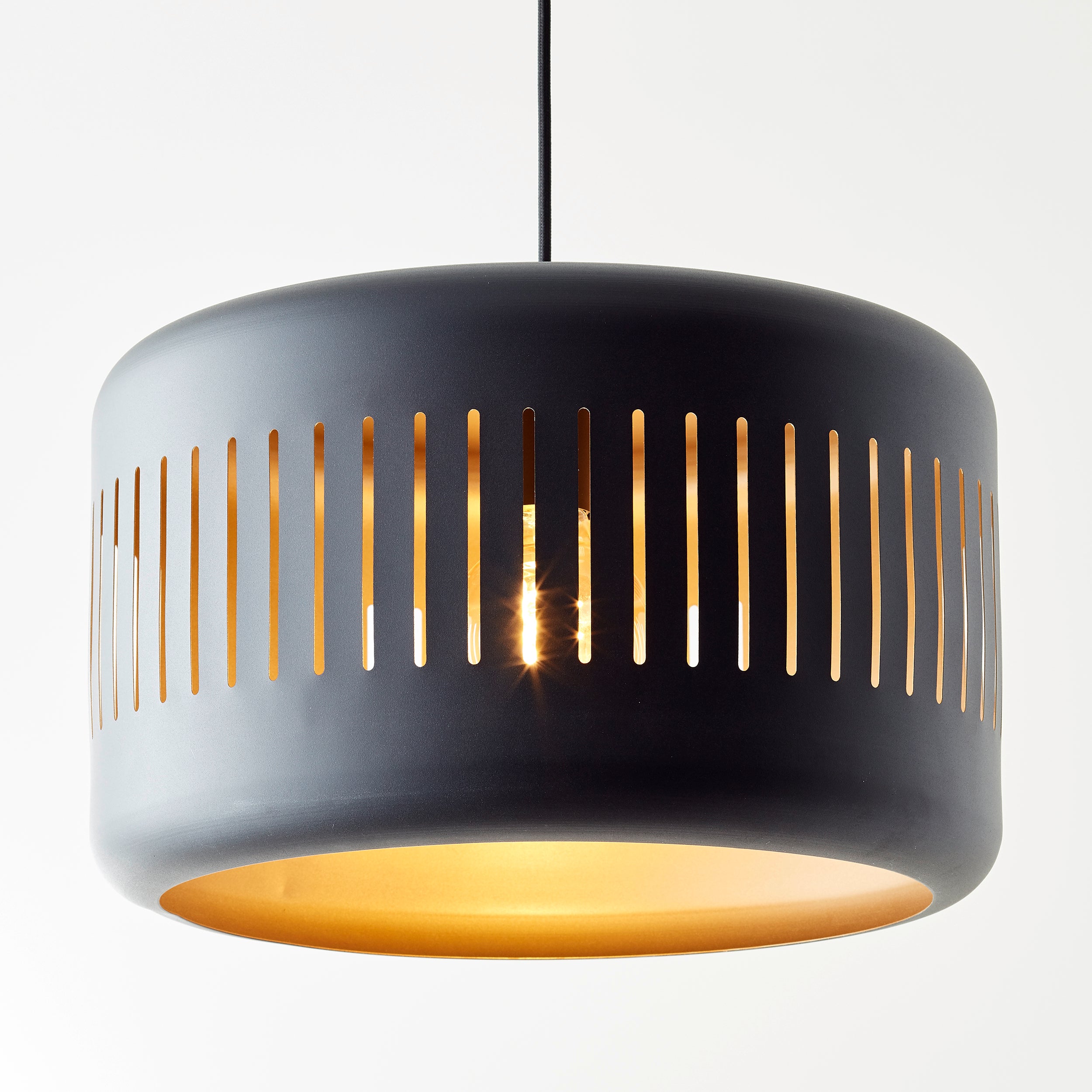 Brilliant lampa wisząca Tyas 1 żarówka czarny/złoty czarny plastik 1x A60, E27, 60 W - 3