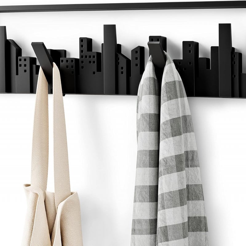 Wieszak ścienny na ubrania z 5 plastikowymi haczykami, czarny