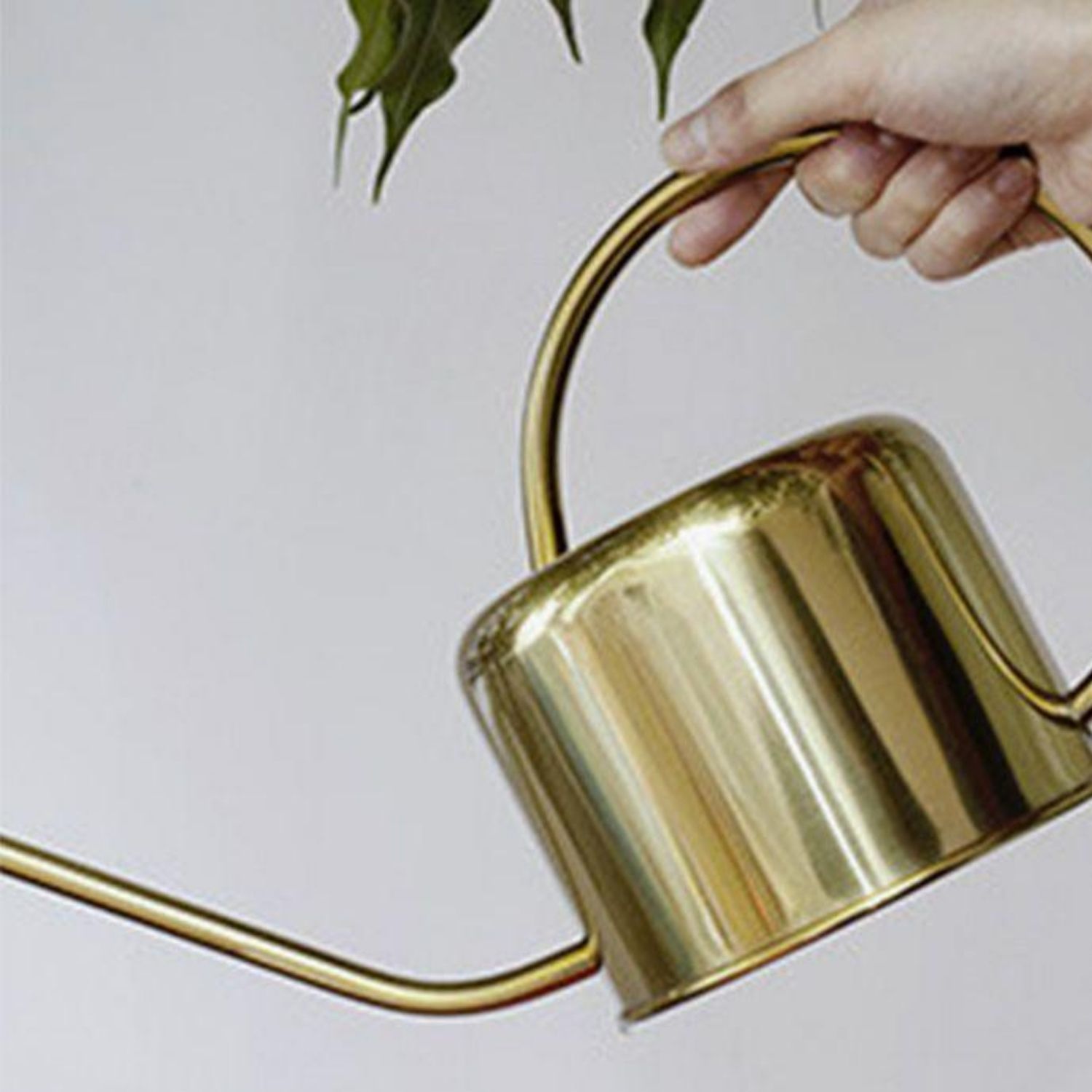 Arrosoir Vintage Doré KIKKERLAND - Design Rétro Pour Plantes D'intérieur Et Jardin - Capacité Compacte