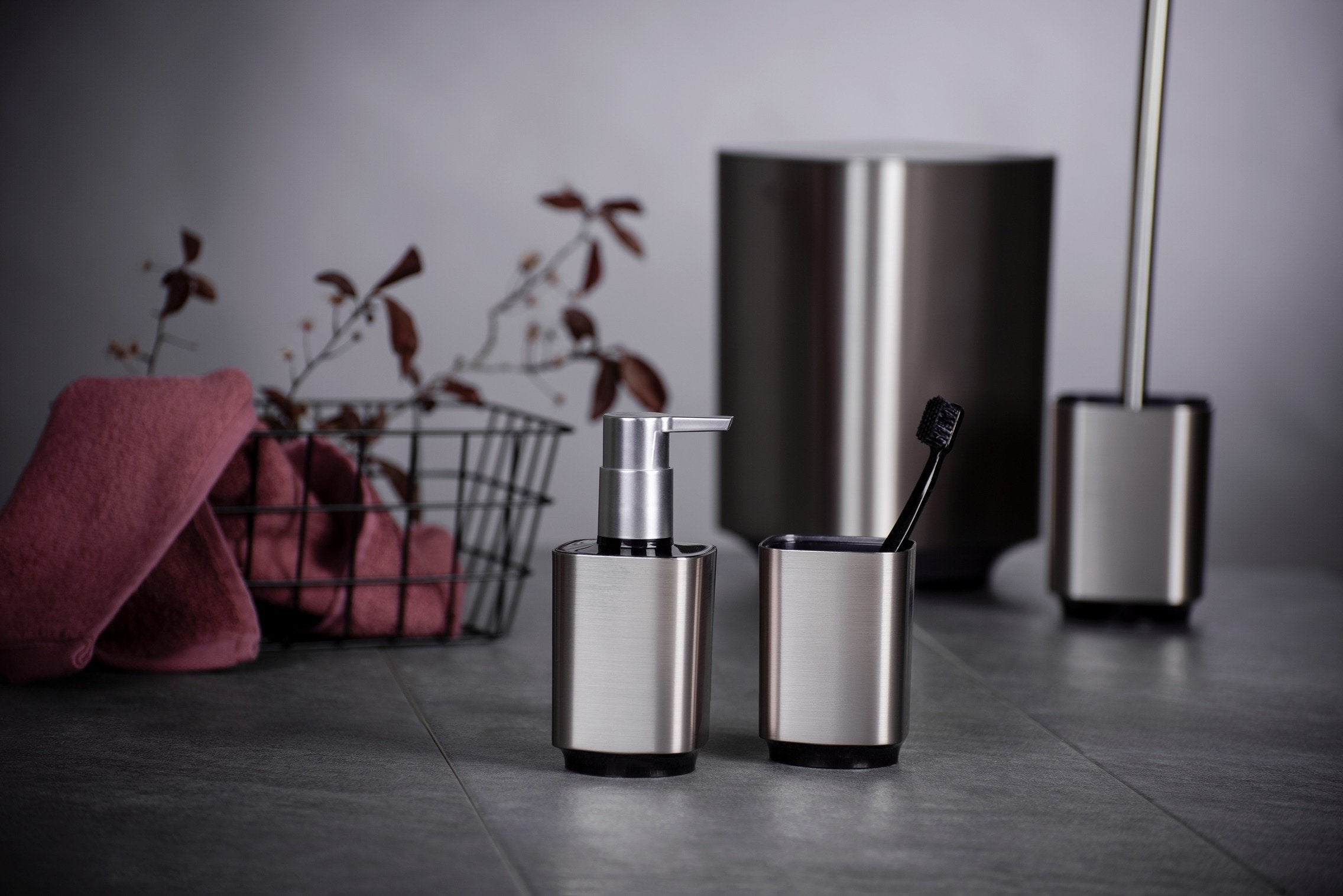 Distributeur de savon carré design Auron - Argent chromé - 2