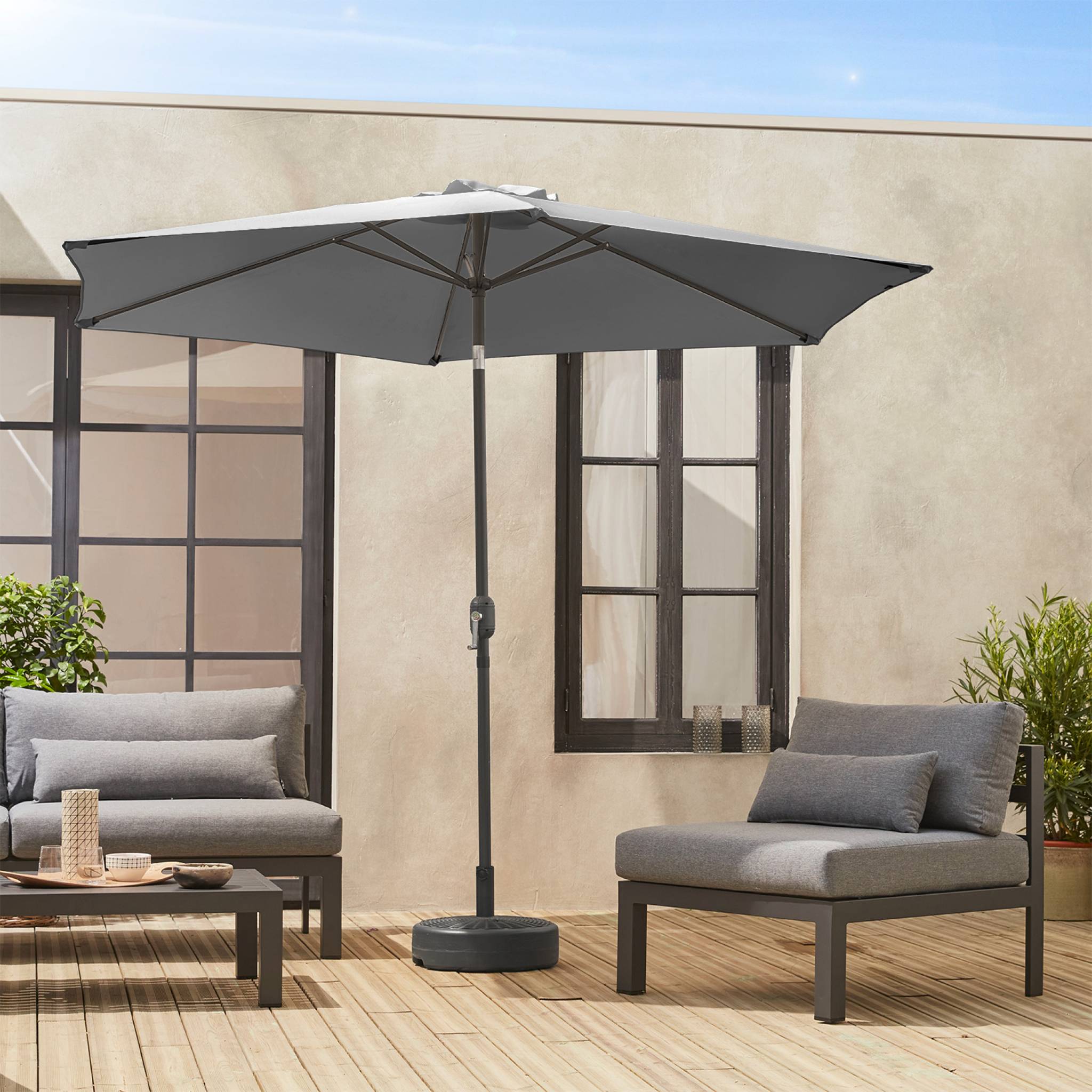 Parasol droit rond Ø300cm - Touquet Gris - mât central en aluminium orientable et manivelle d'ouverture - 2