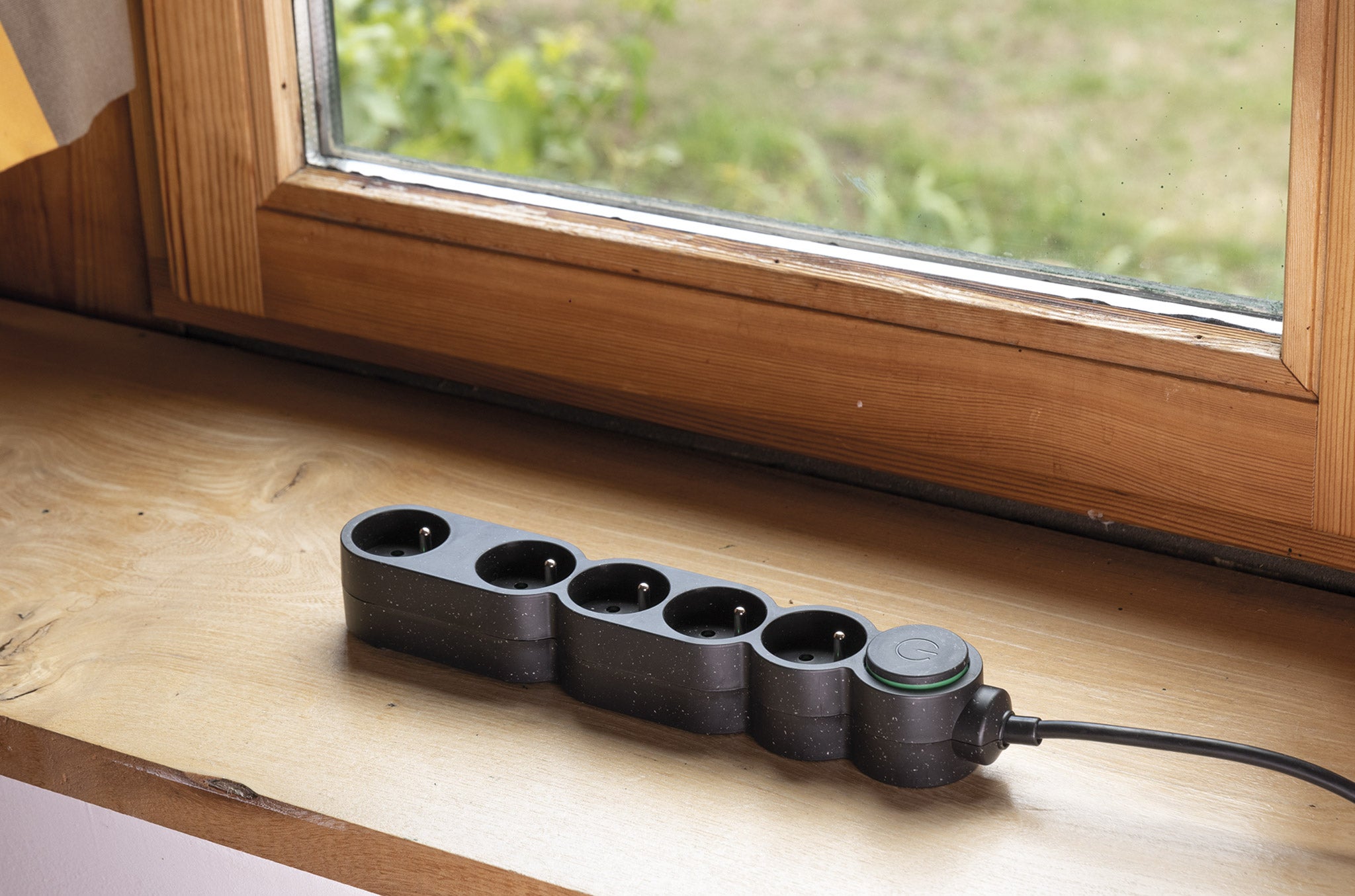 Bloc multiprise écoresponsable 5 prises 2P+T Home Green - Noir - Zenitech - 3