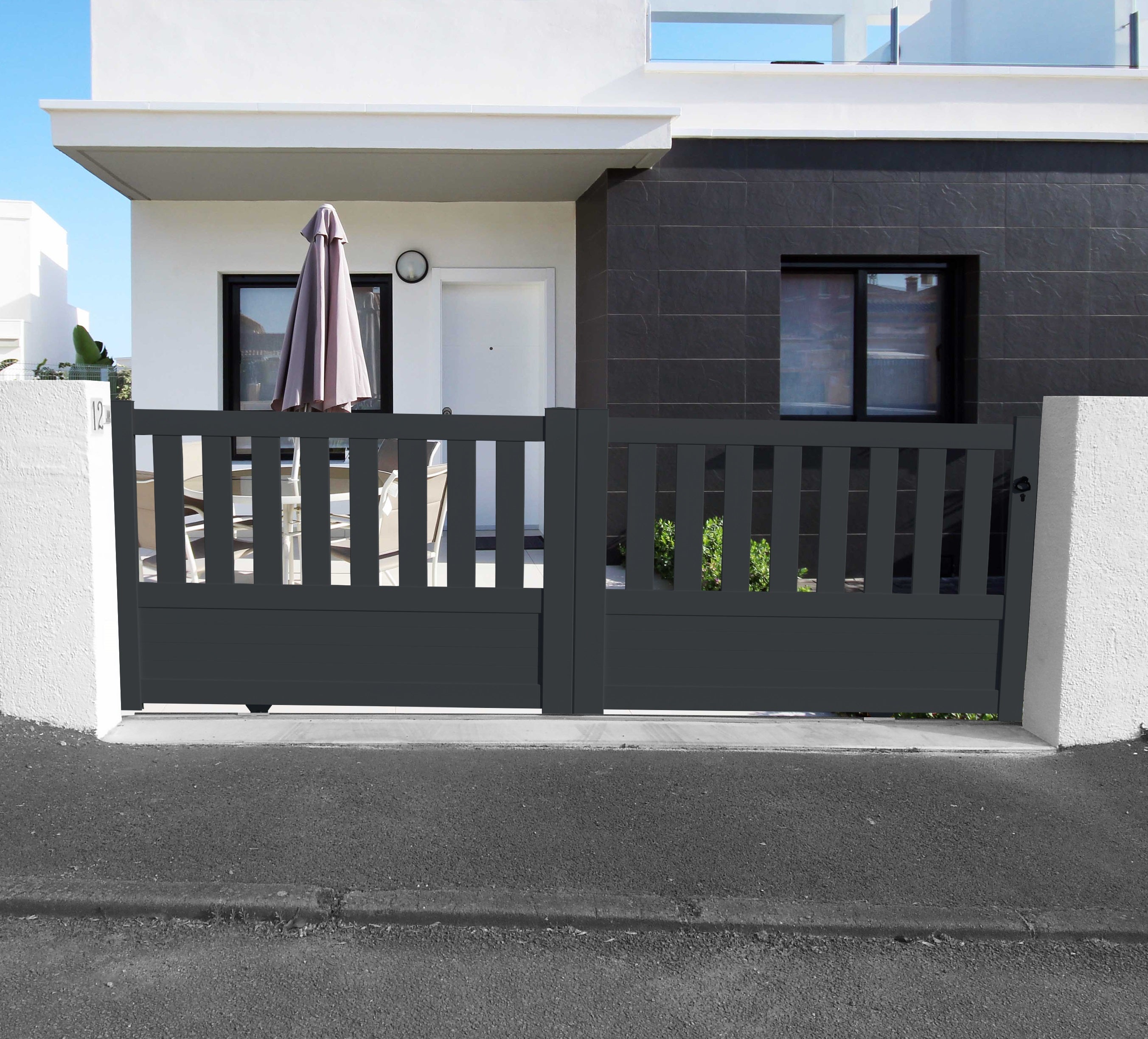Portail aluminium coulissant semi-ajouré en kit dimensions L.4000 (entre piliers) X H.1300 mm Couleurs Gris (RAL 7016) - 2
