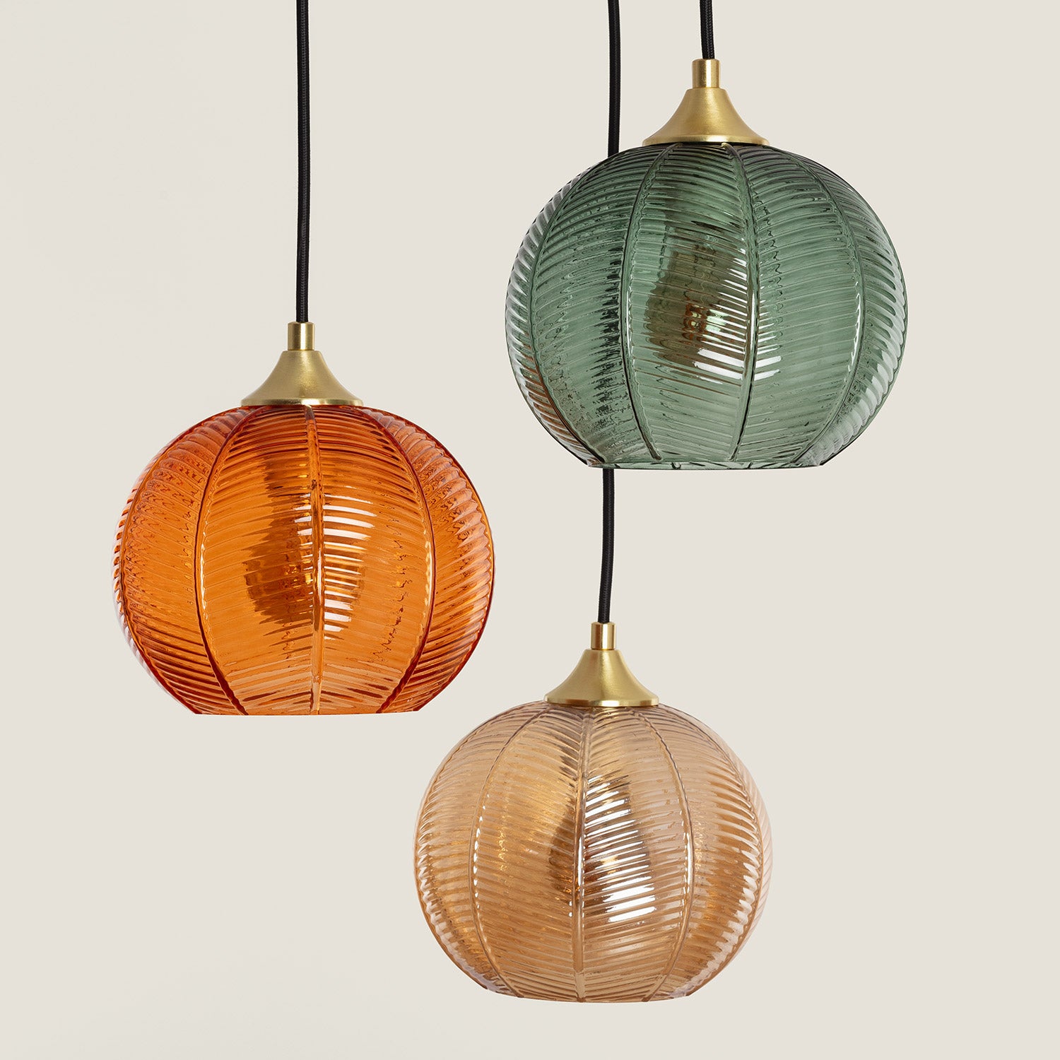 LEDKIA LIGHTING - Lámpara Colgante Tri Klimt | Diseño Clásico y Elegante | 3 Pantallas de | Compatible con Bombillas E27 | Uso en Interiores, - 3