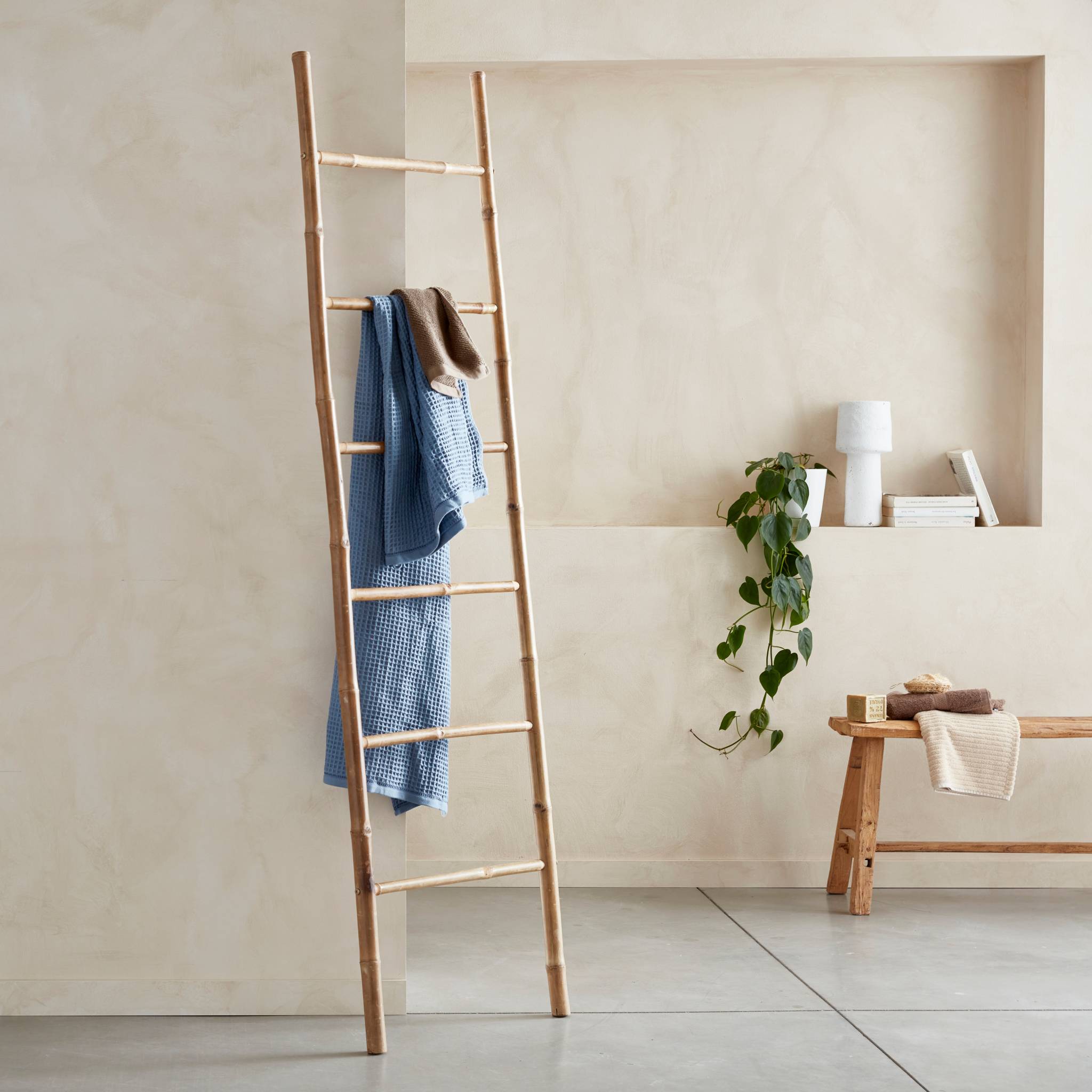 Echelle décorative. Fidji. 6 montants en bambou. L 49/52 x P 3 x H 190cm FIDJI - 3